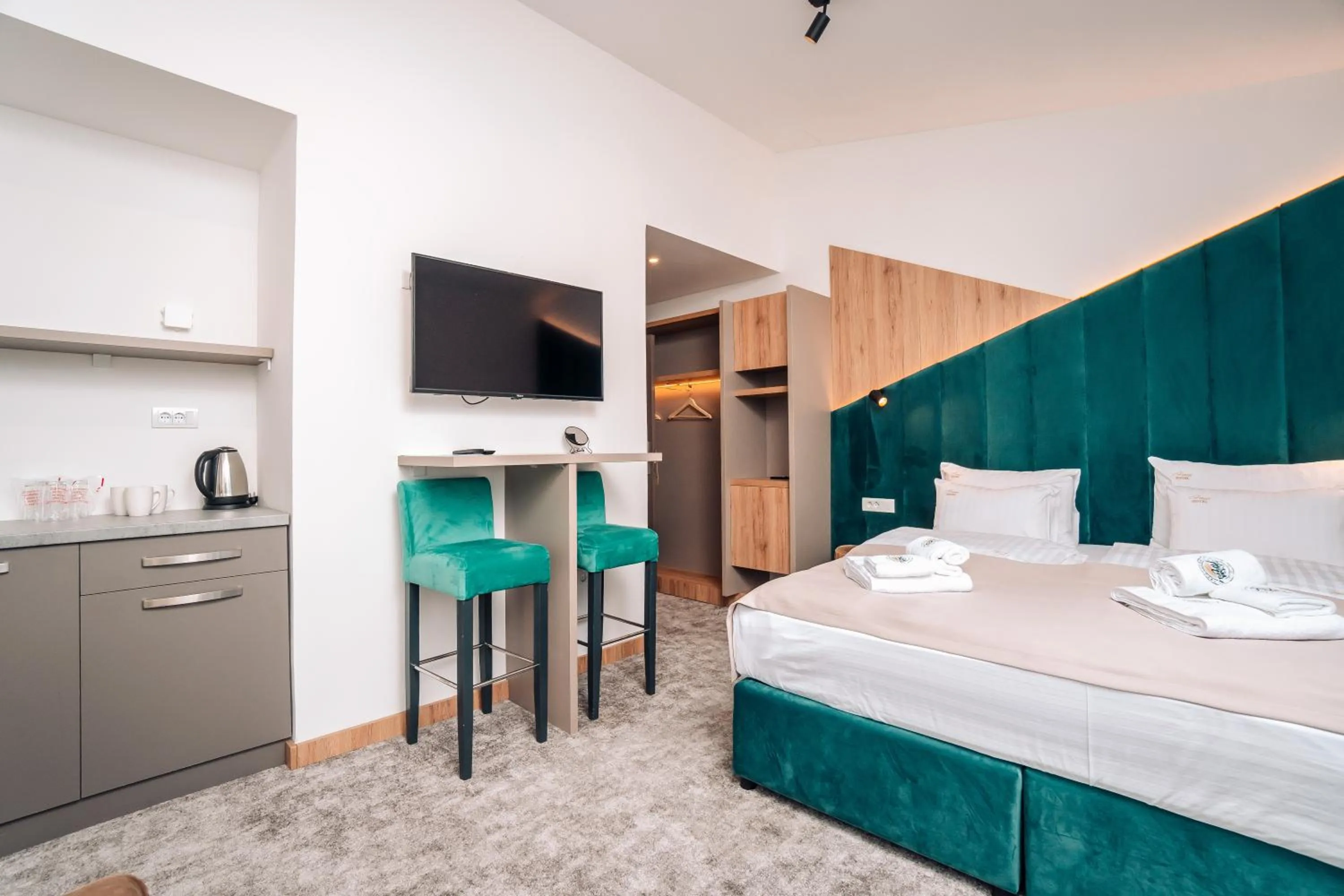 TV and multimedia, Bed in Hotel Forest