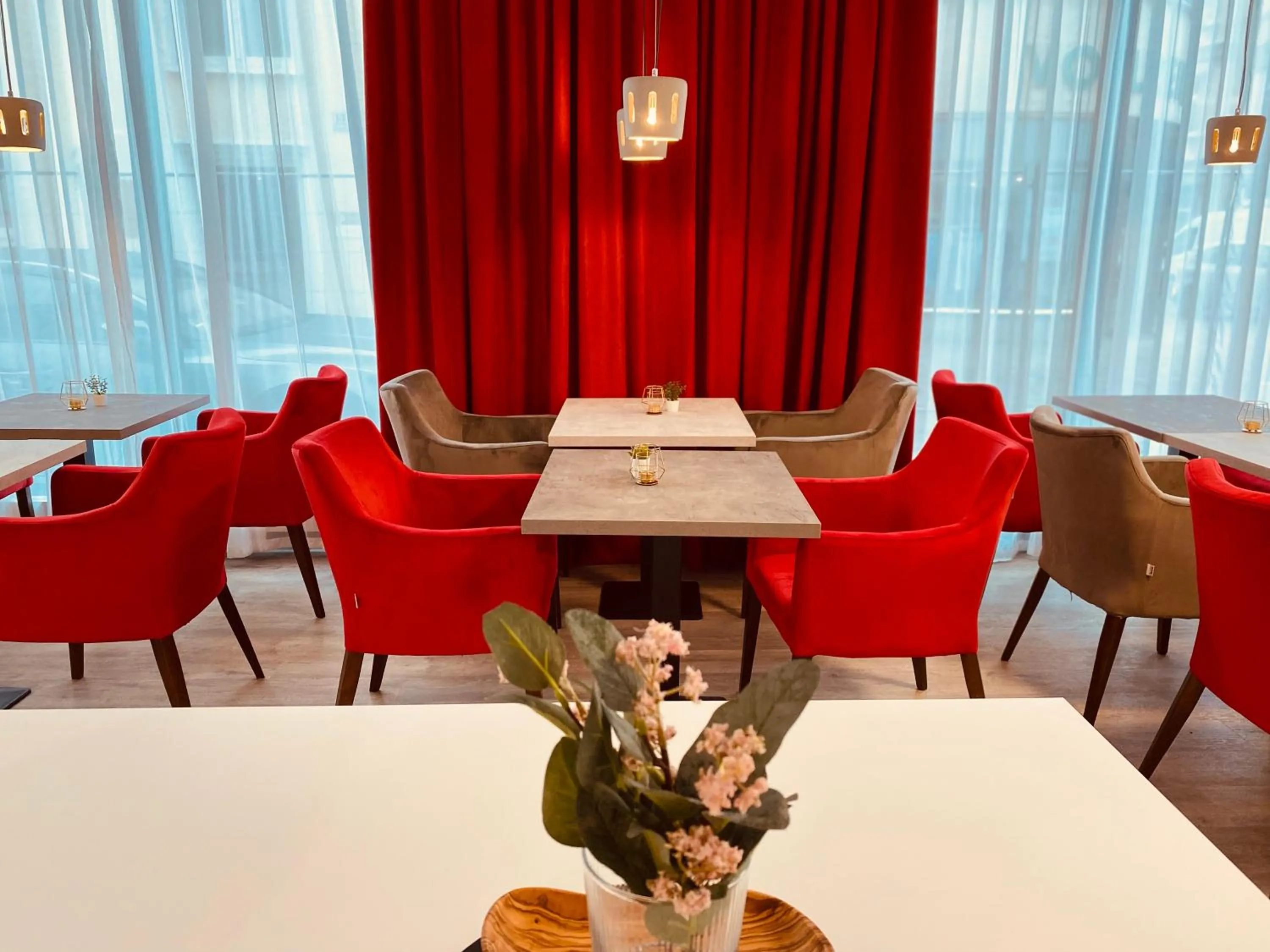 Restaurant/places to eat in DORMERO Hotel Hof