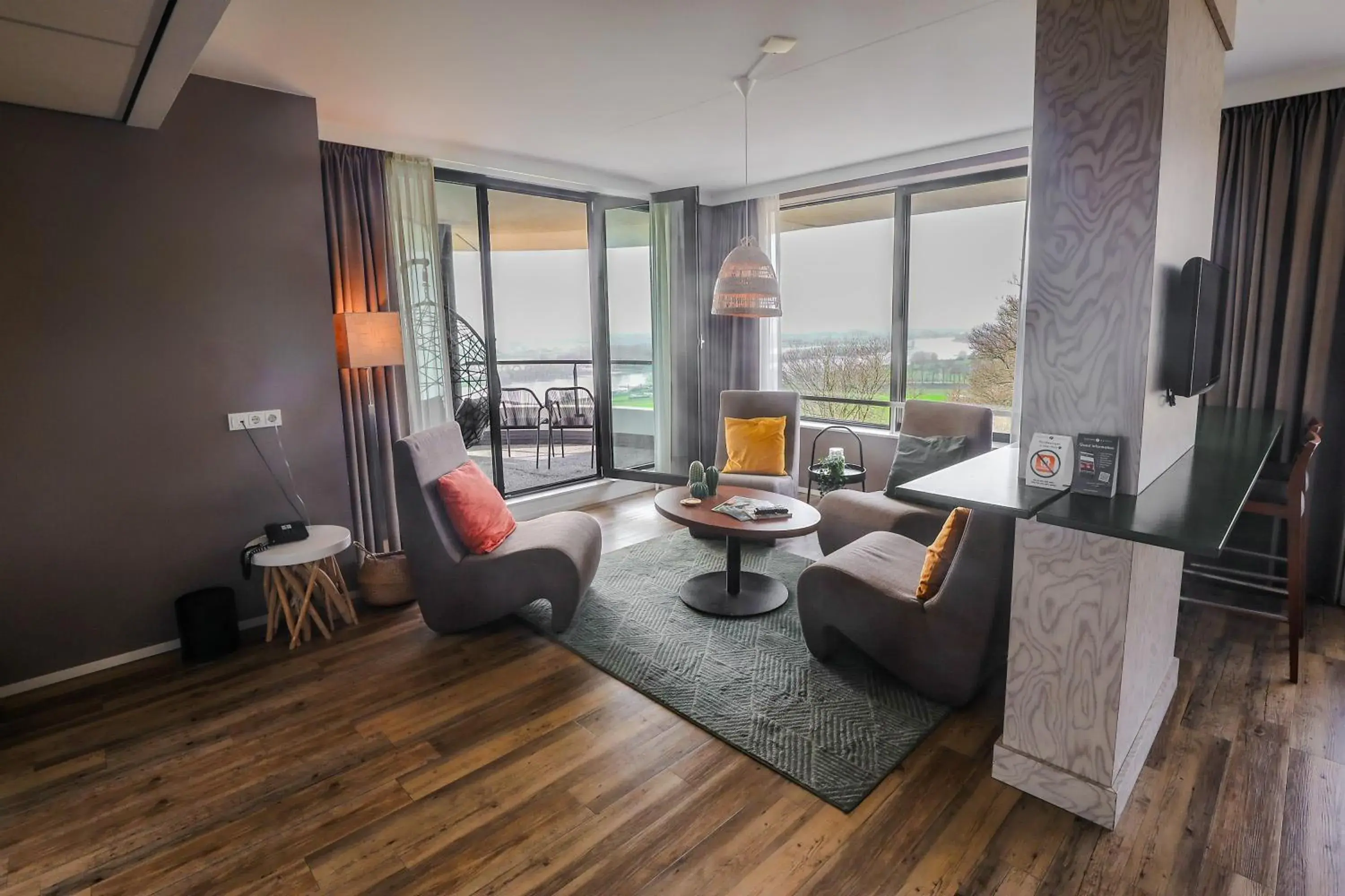 Deluxe Suite with Jacuzzi in Fletcher Hotel-Restaurant de Wageningsche Berg Deluxe Suite with Jacuzzi in Fletcher Hotel-Restaurant de Wageningsche Berg