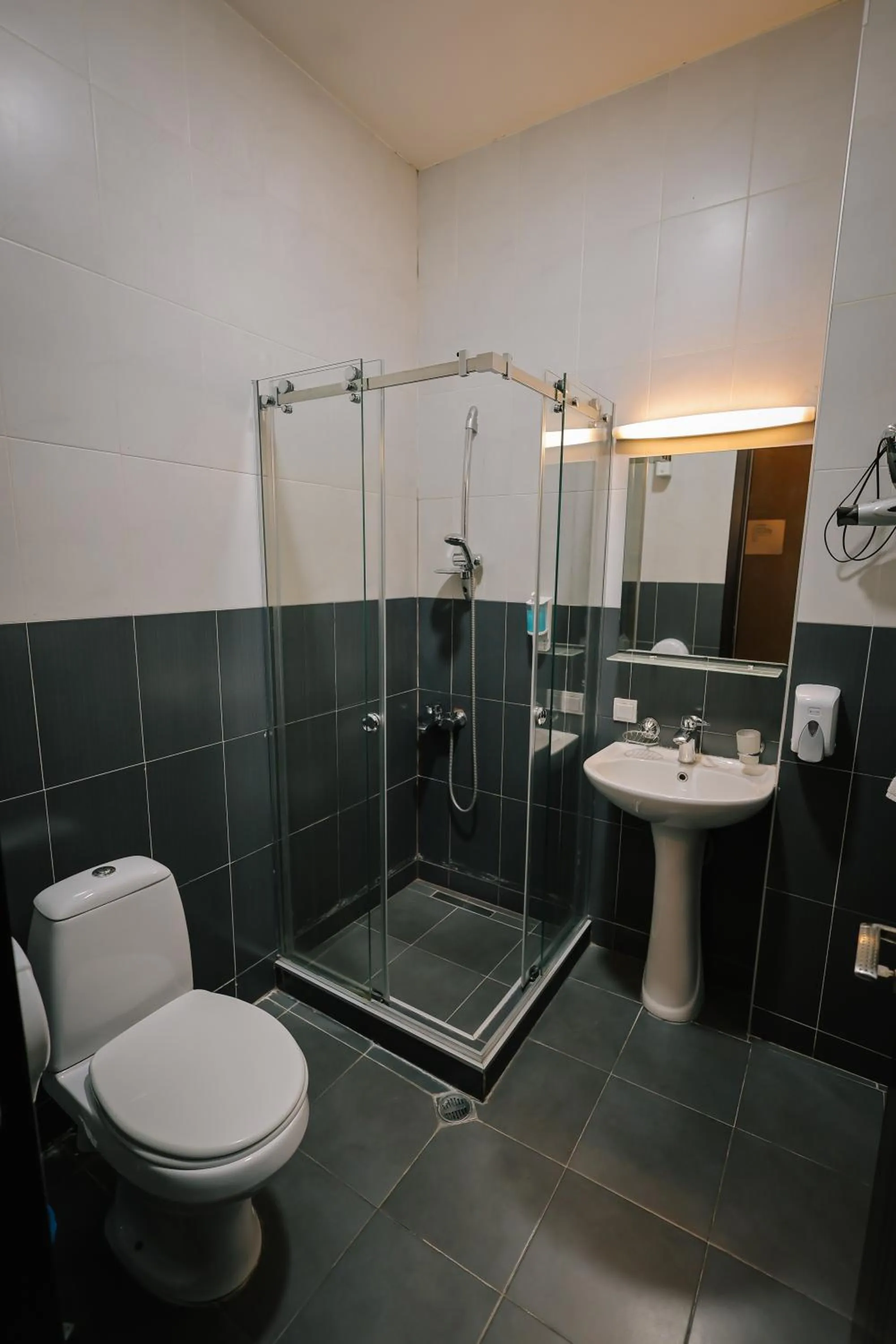 Bathroom in Hotel Darchi