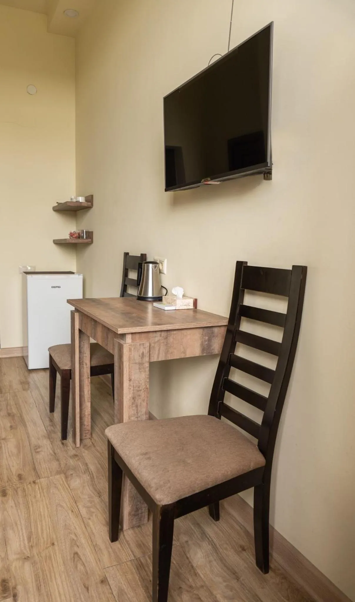 TV and multimedia in Glendale Boutique Hotel