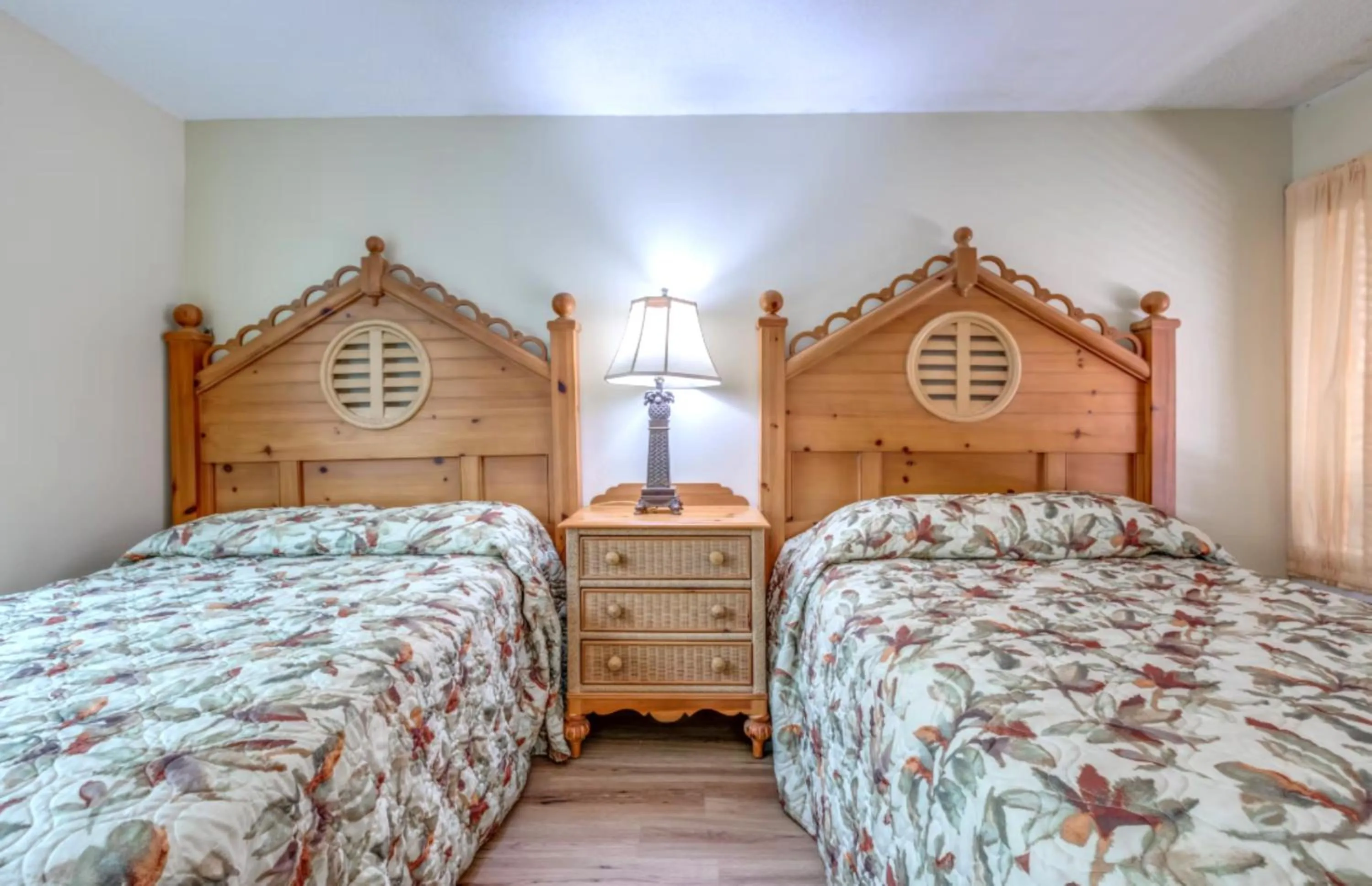 Bed in Destin Holiday Beach Resort