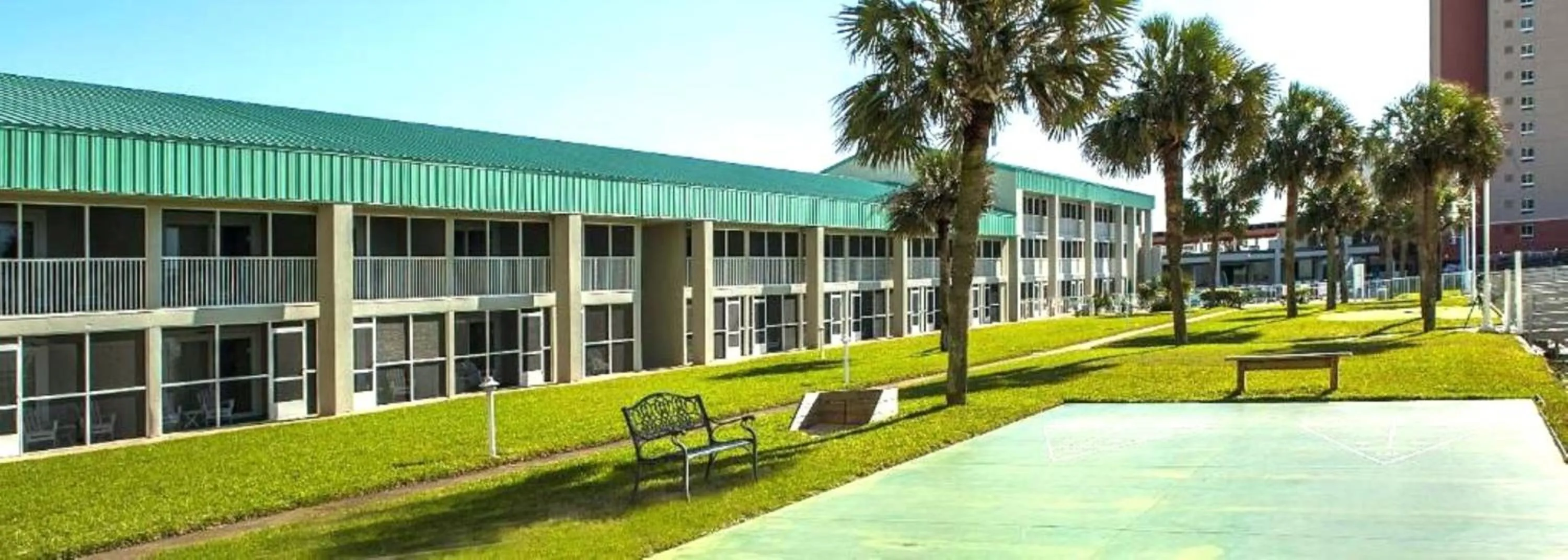 Property building in Destin Holiday Beach Resort