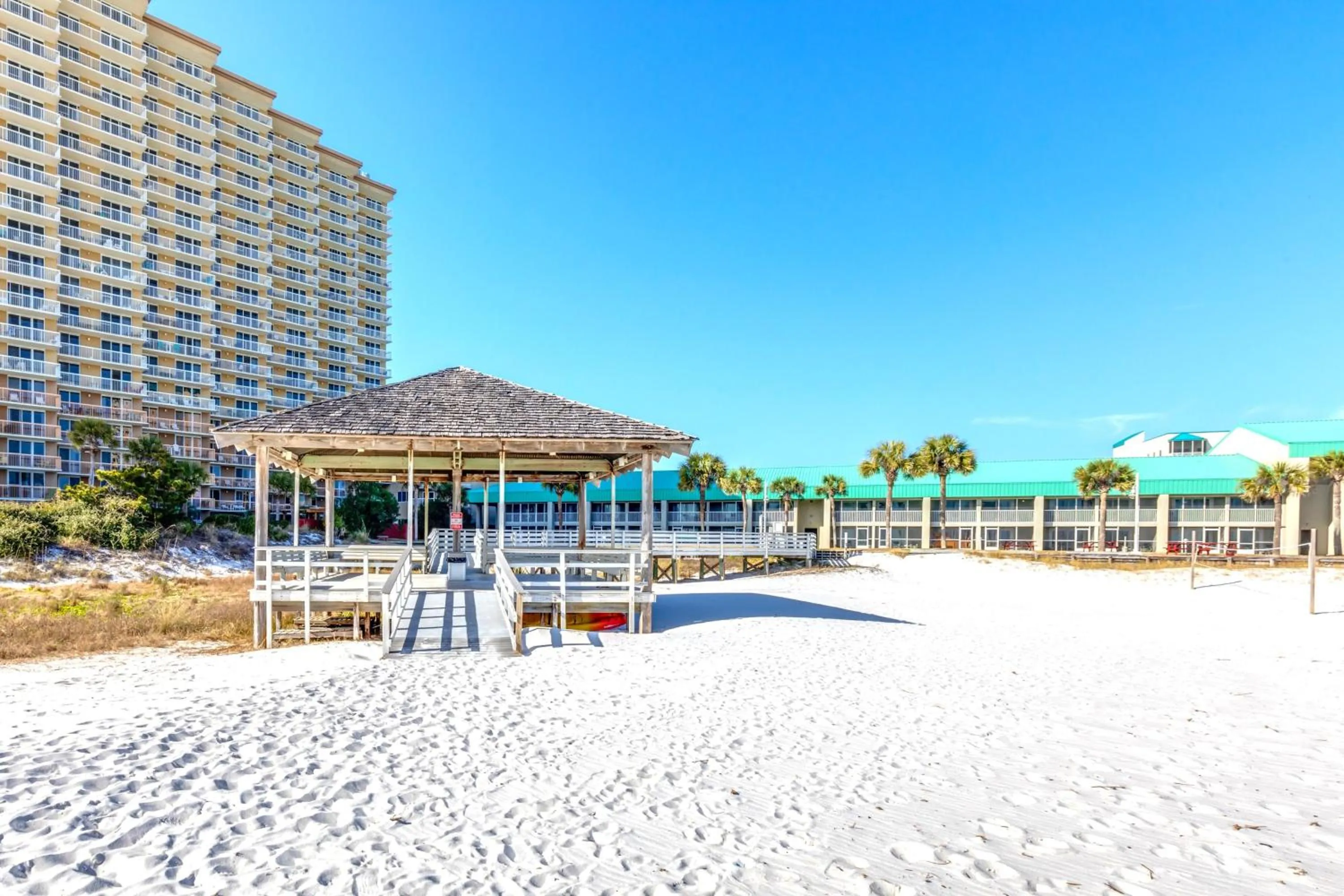 Beach in Destin Holiday Beach Resort