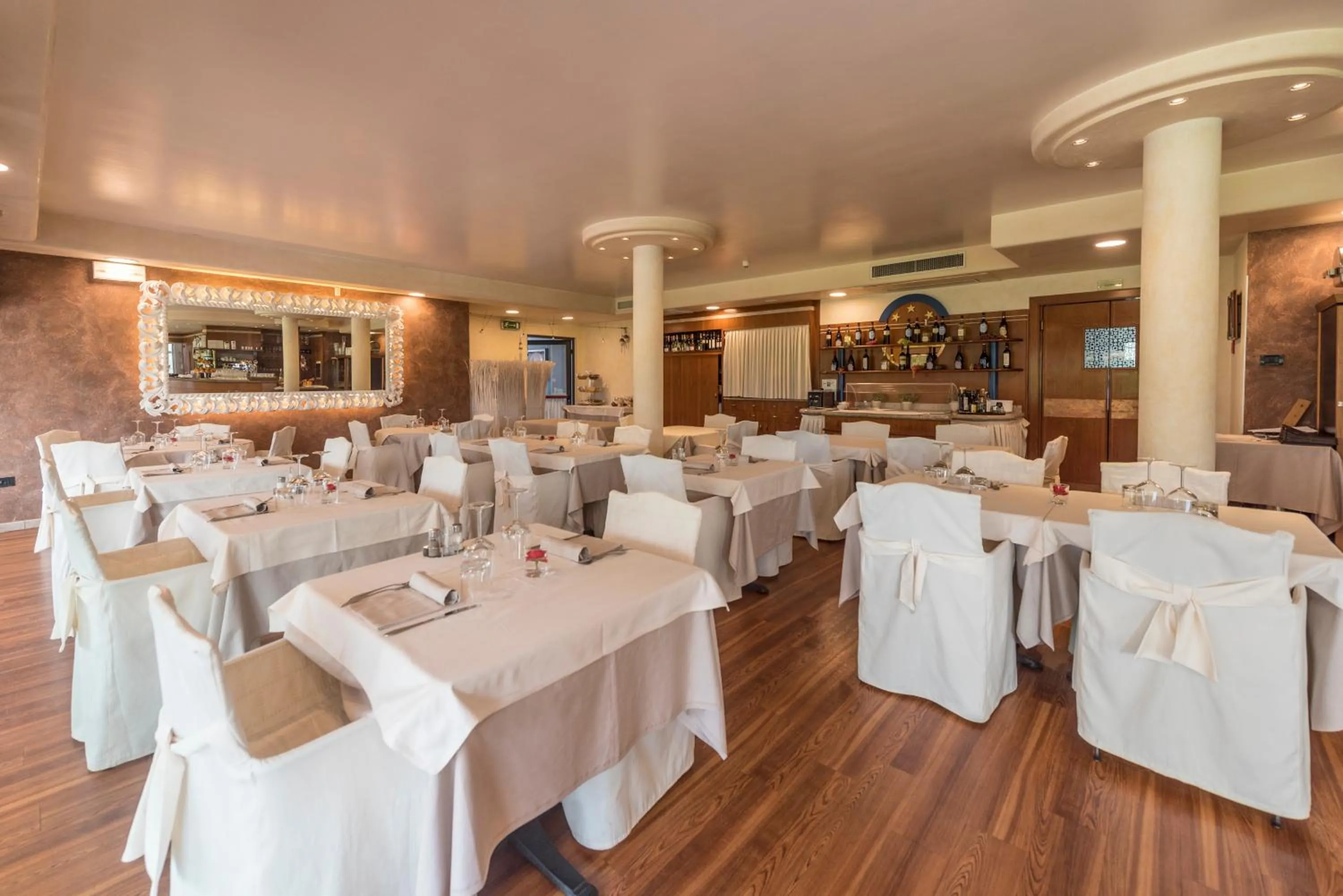 Yachting Hotel Mistral