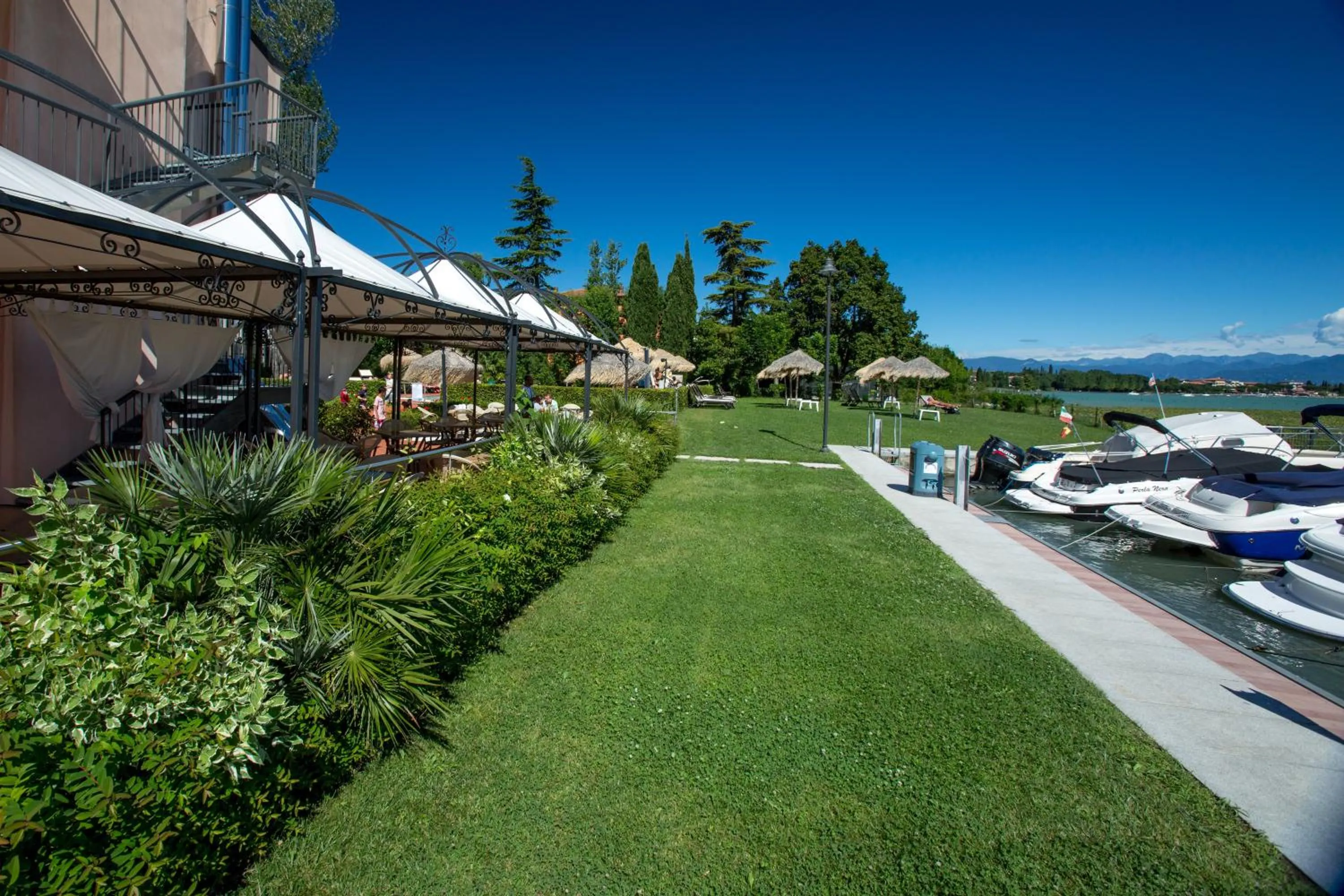Garden in Yachting Hotel Mistral