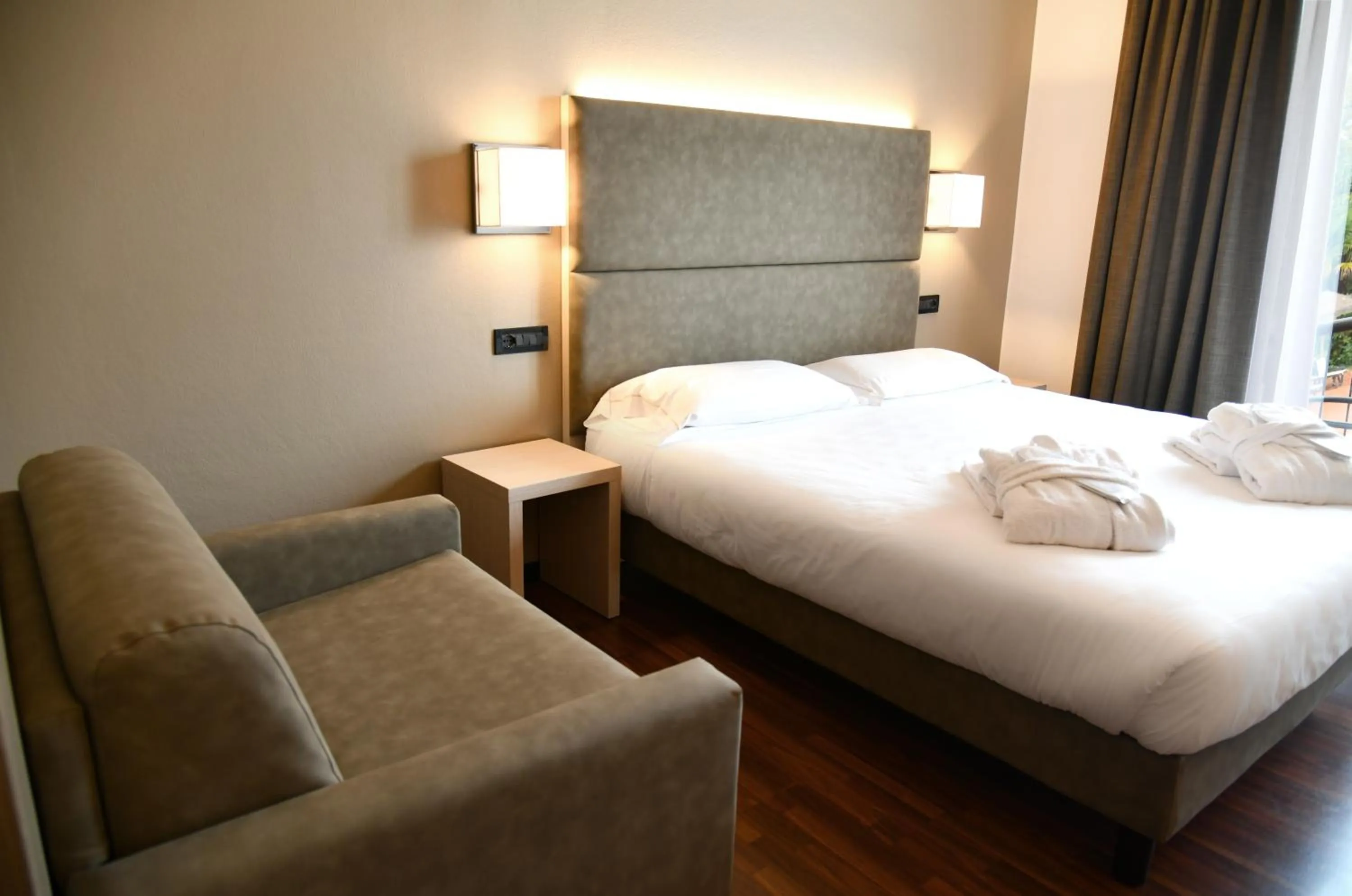 Bedroom, Bed in Yachting Hotel Mistral