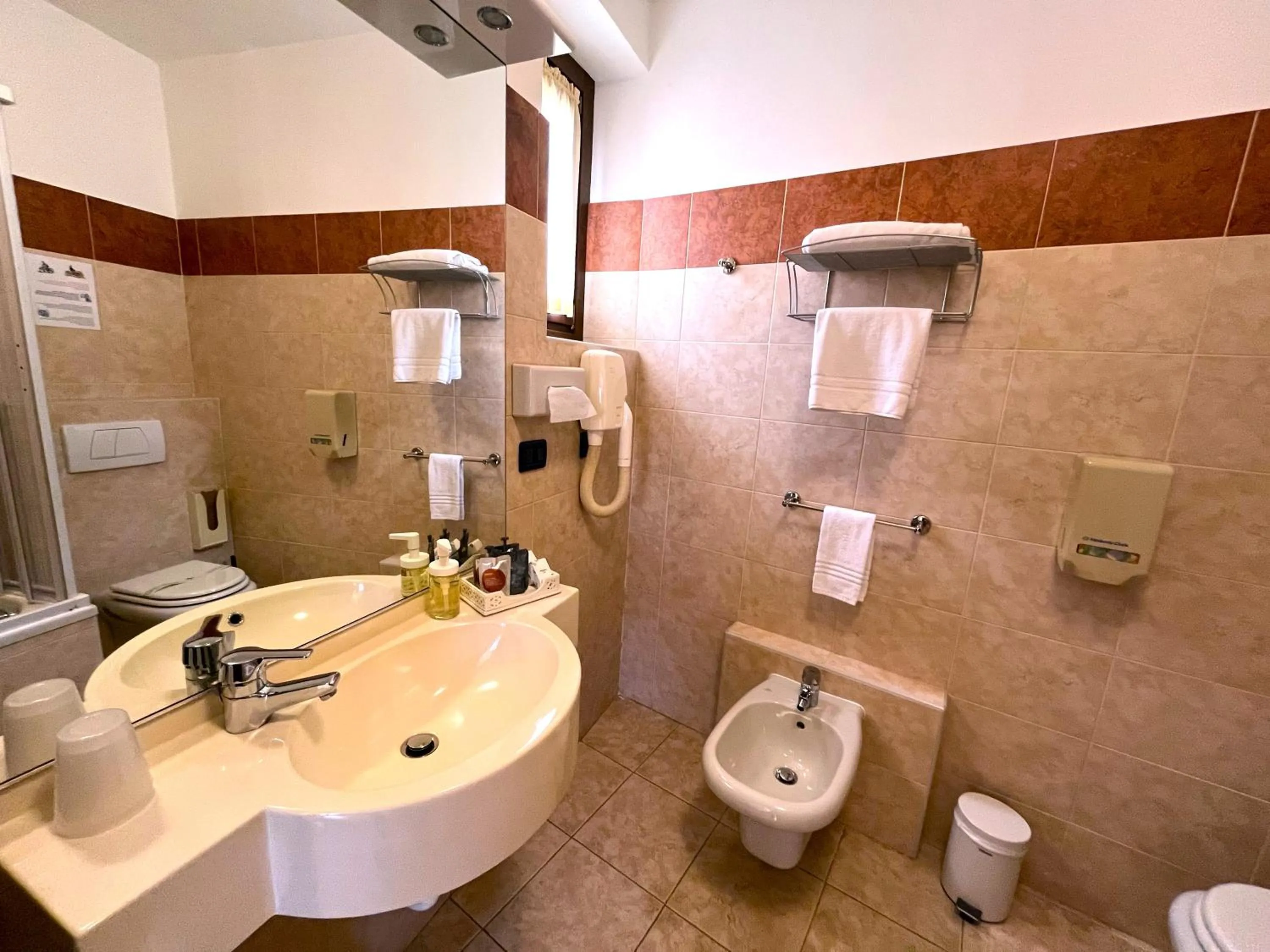 Bathroom in Hotel Susa