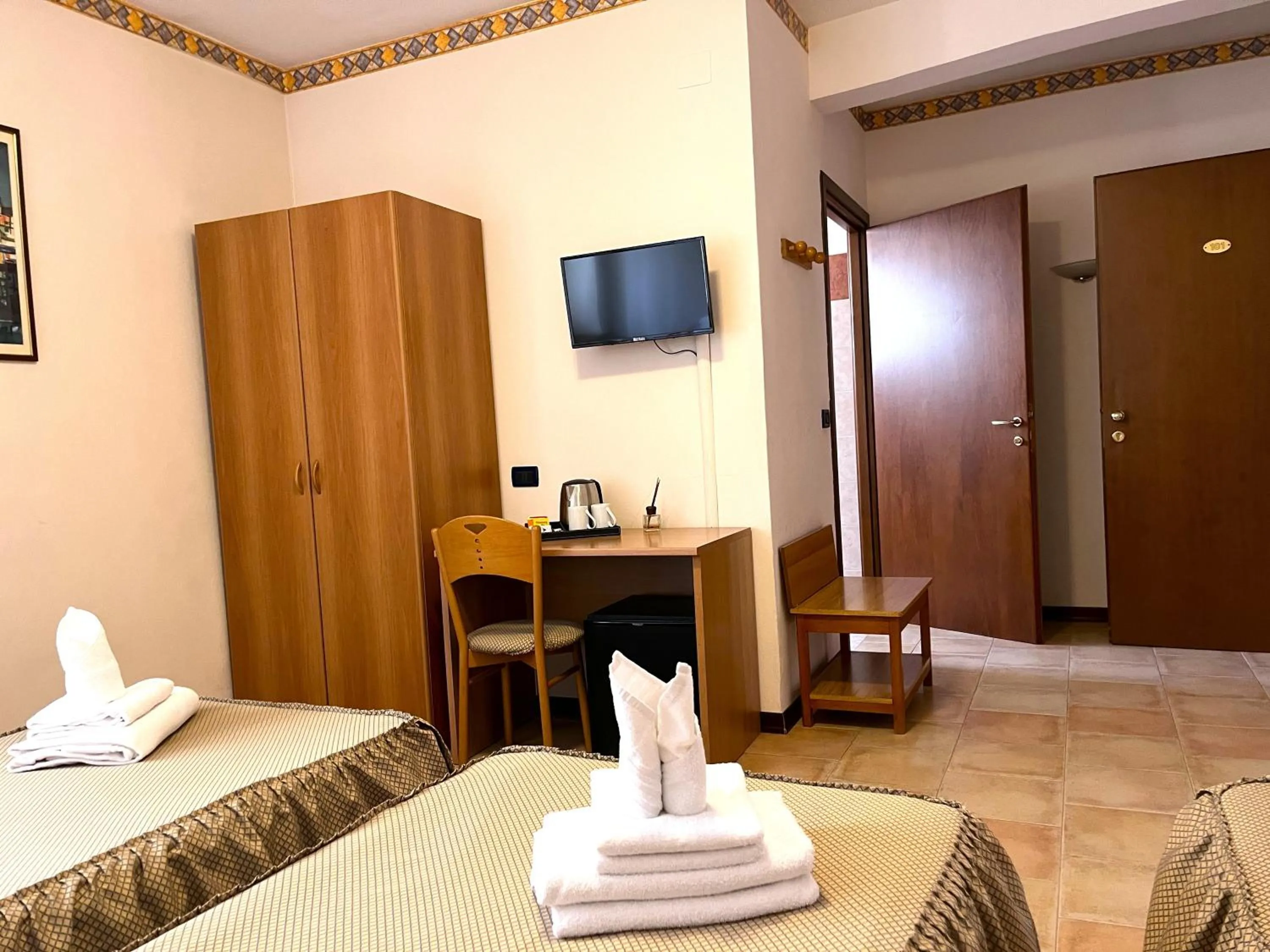 TV and multimedia, Bed in Hotel Susa