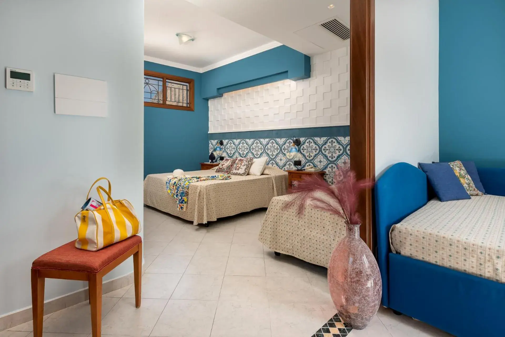 Deluxe Suite with Spa Bath in Hotel Sicilya Deluxe Suite with Spa Bath in Hotel Sicilya