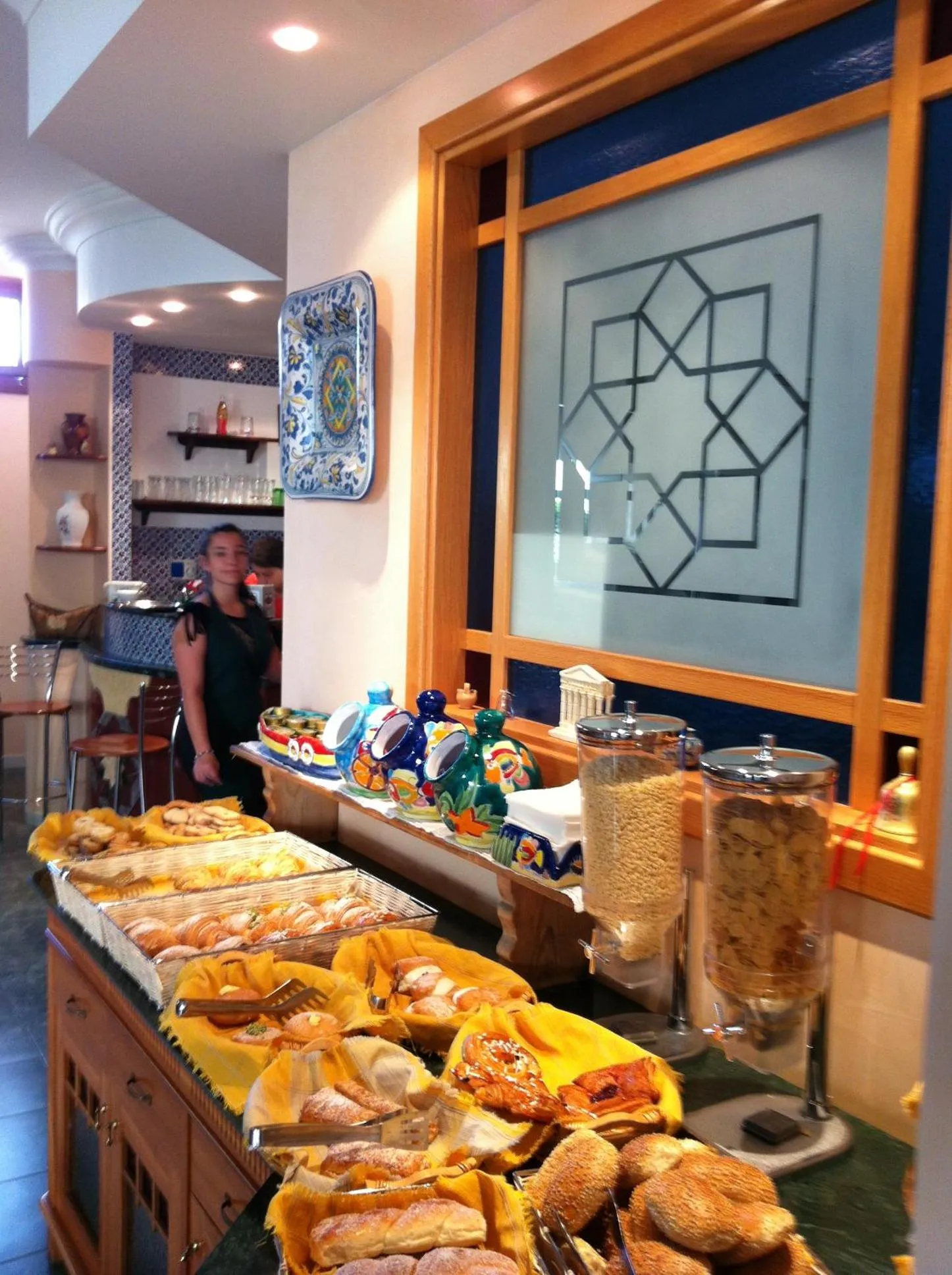 Restaurant/places to eat in Hotel Sicilya