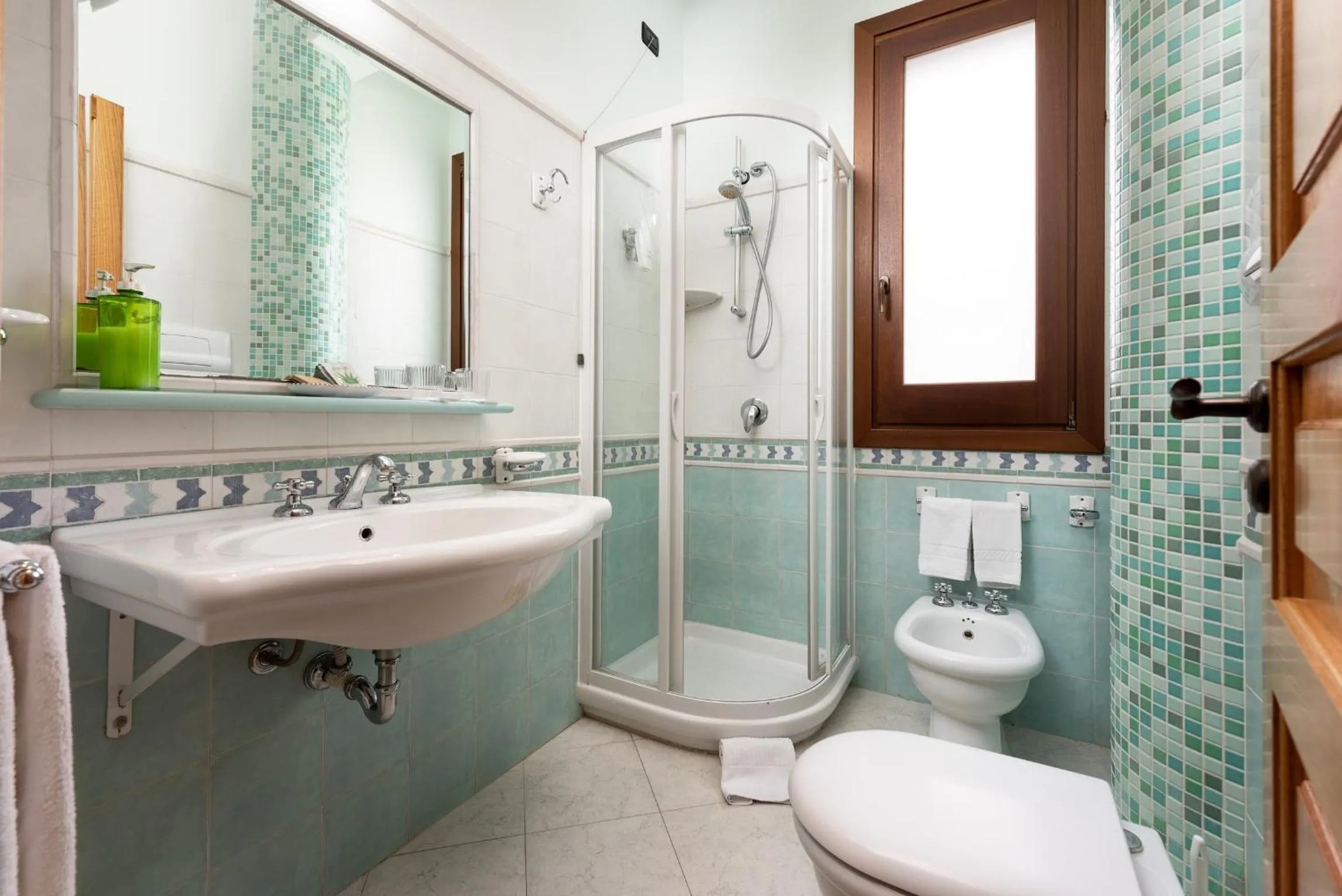 Bathroom in Hotel Sicilya