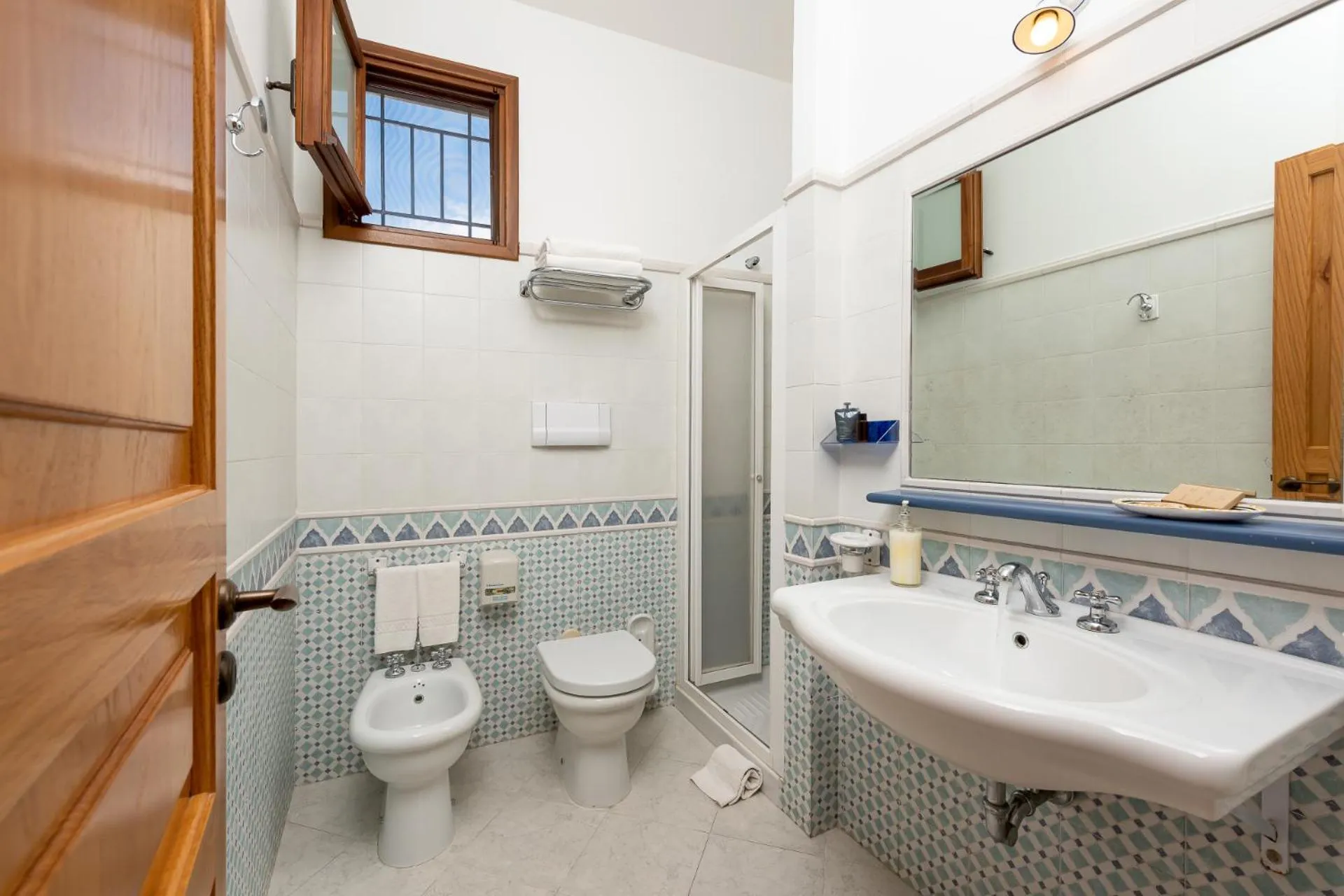 Bathroom in Hotel Sicilya