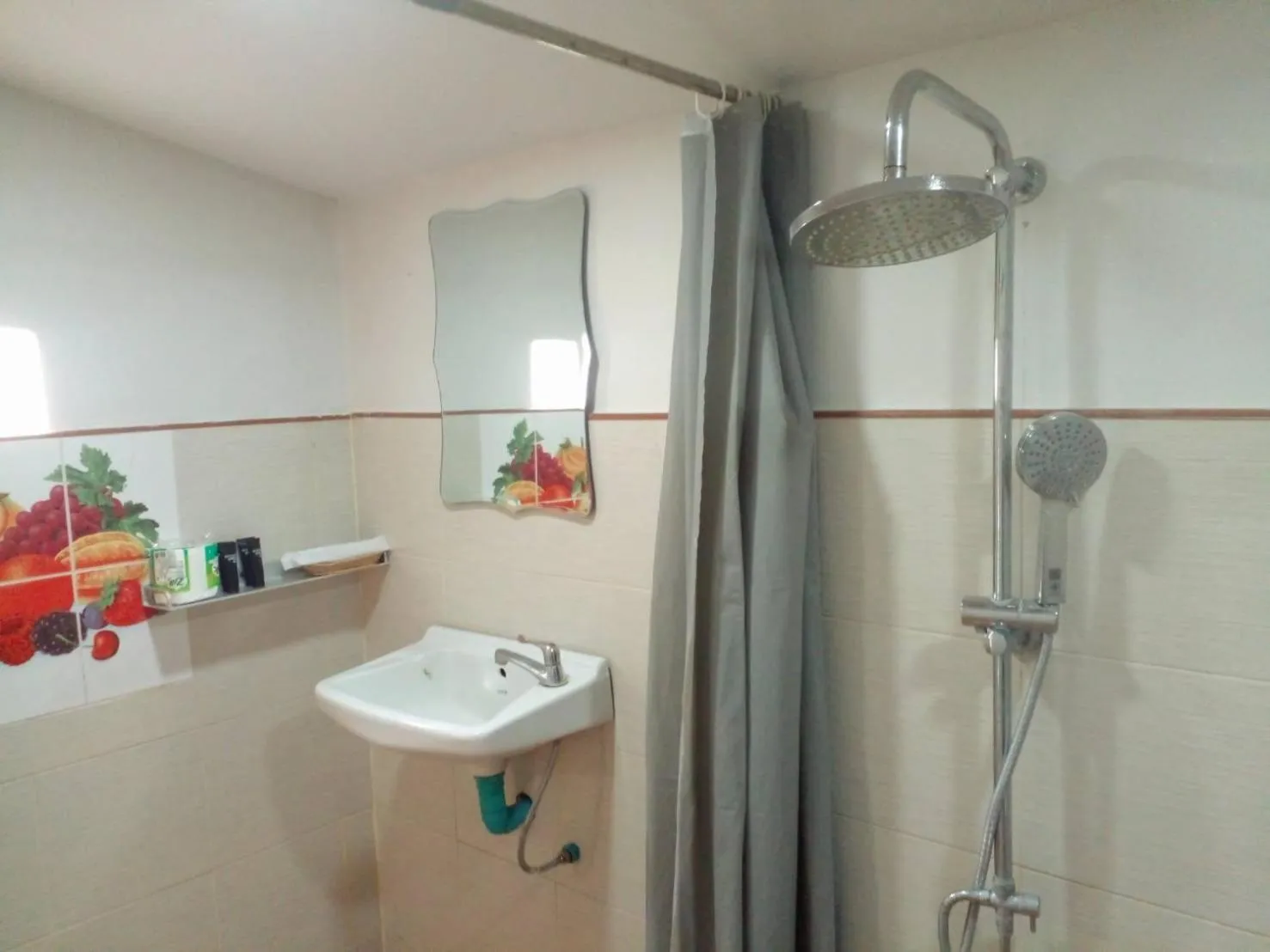 Shower in Lipe Garden Beach Resort