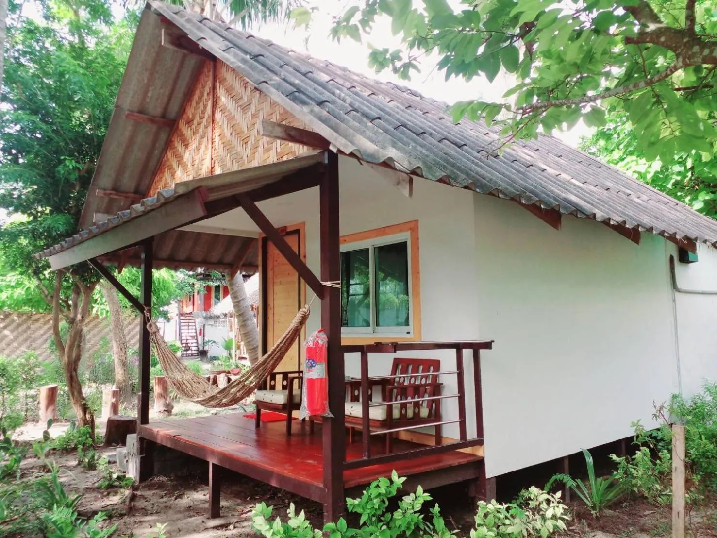 Property building in Lipe Garden Beach Resort
