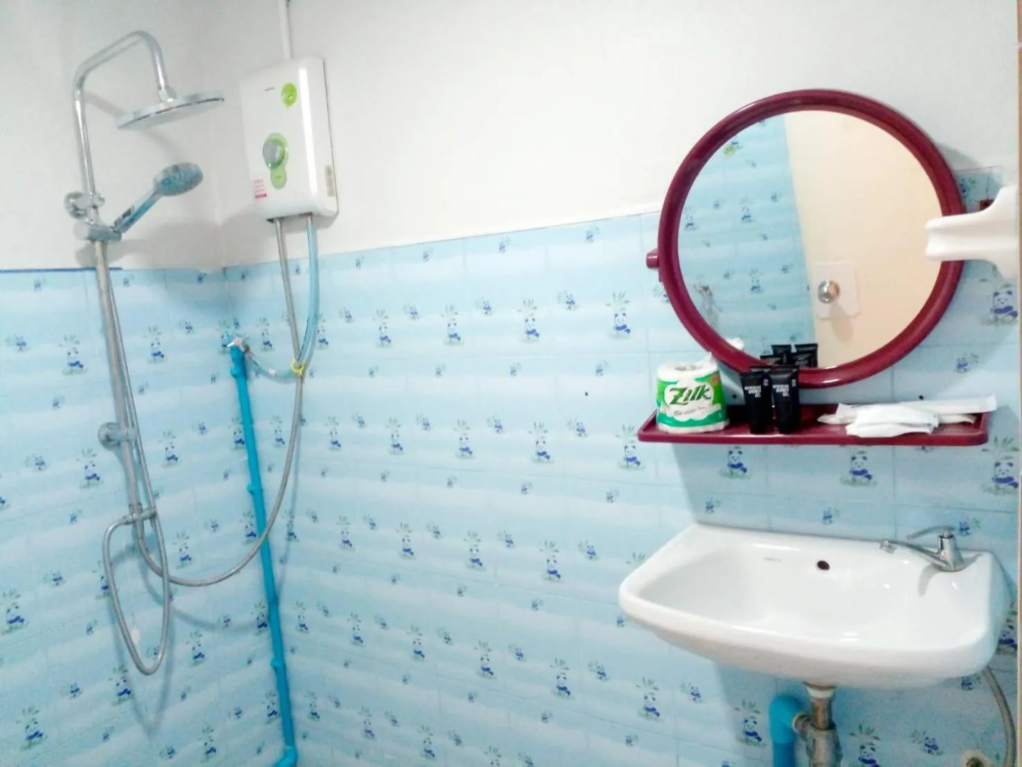 Bathroom in Lipe Garden Beach Resort