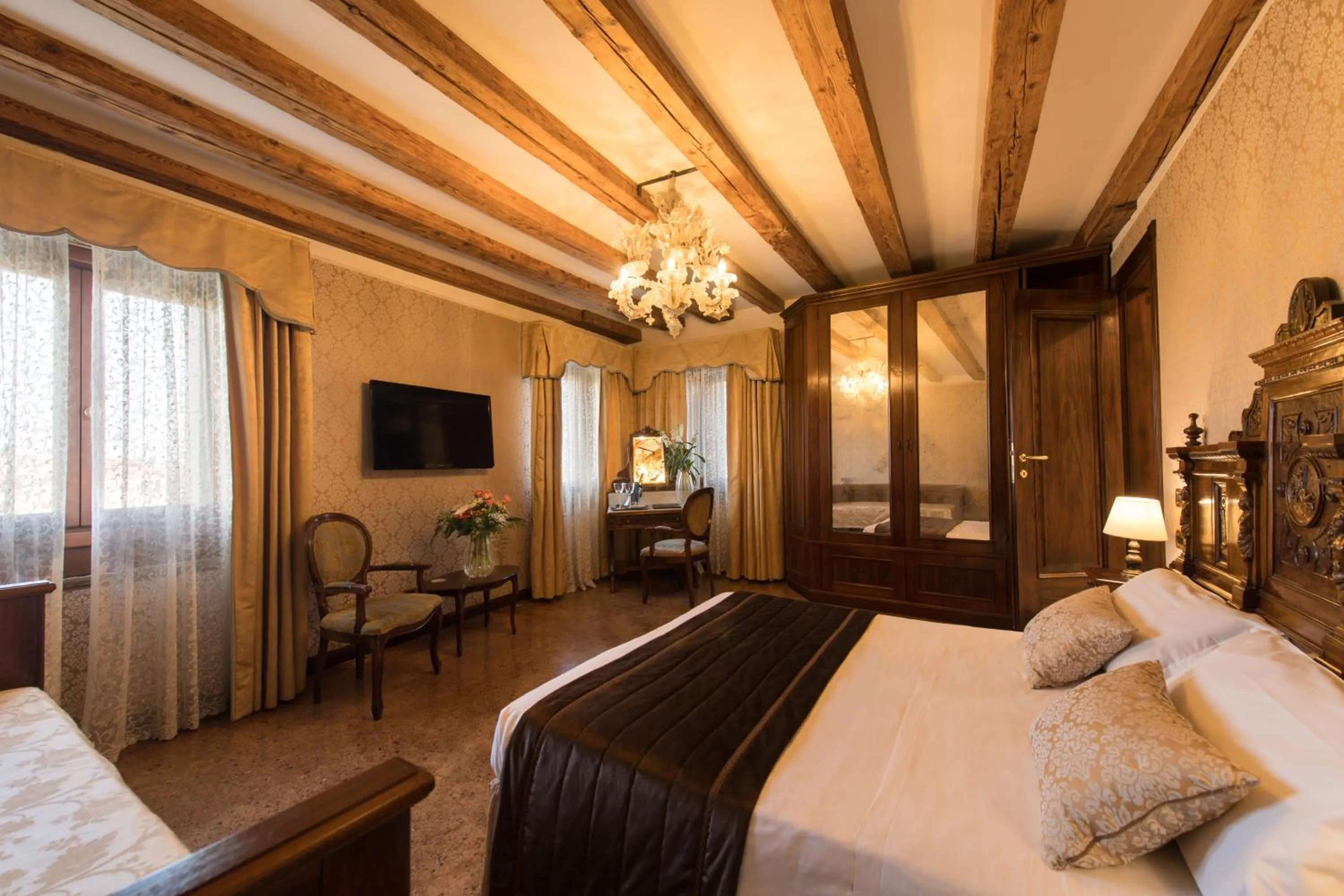 Bedroom, Bed in Palazzo Bembo - Exclusive Accommodation