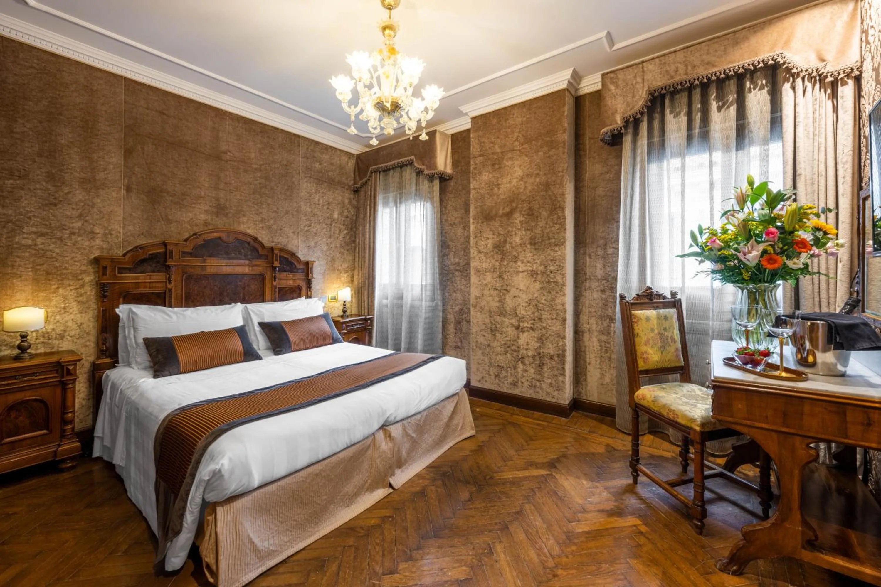 Bedroom, Bed in Palazzo Bembo - Exclusive Accommodation