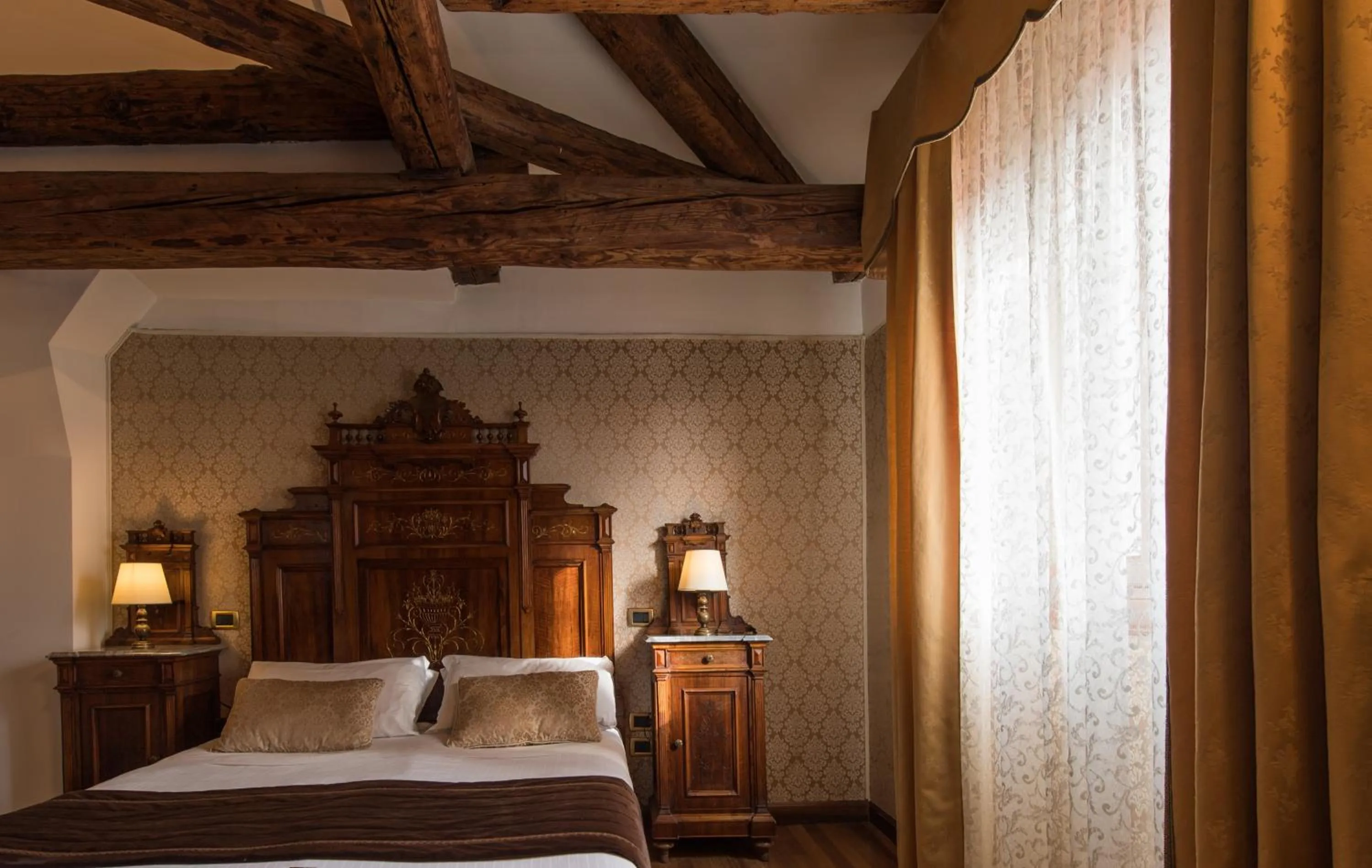 Bedroom, Bed in Palazzo Bembo - Exclusive Accommodation