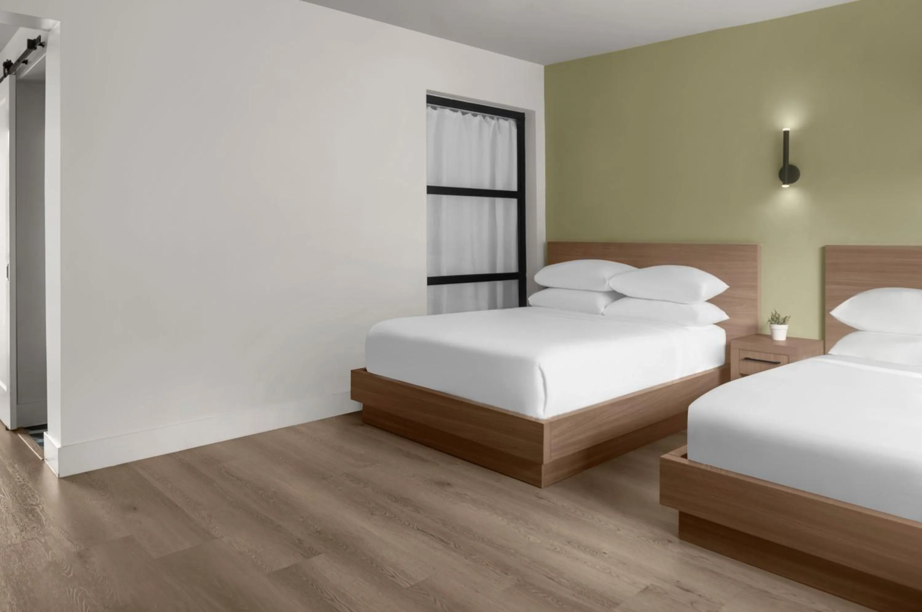 Bedroom, Bed in The Lum Hotel Los Angeles Stadium District