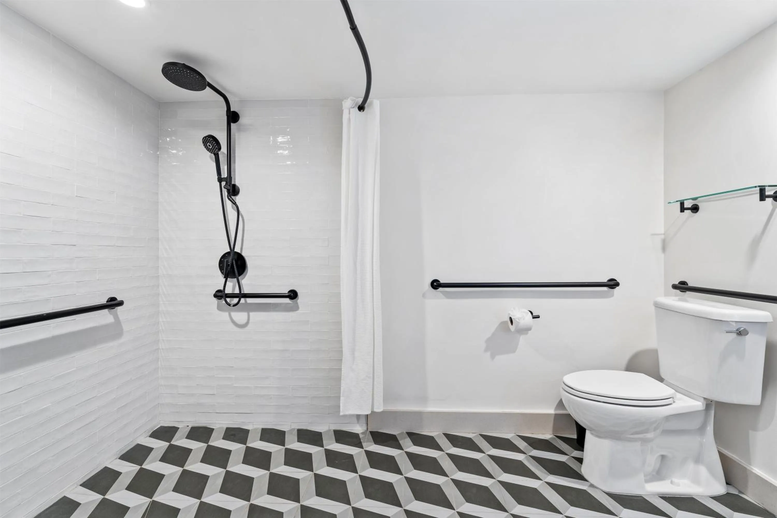 Bathroom in The Lum Hotel Los Angeles Stadium District