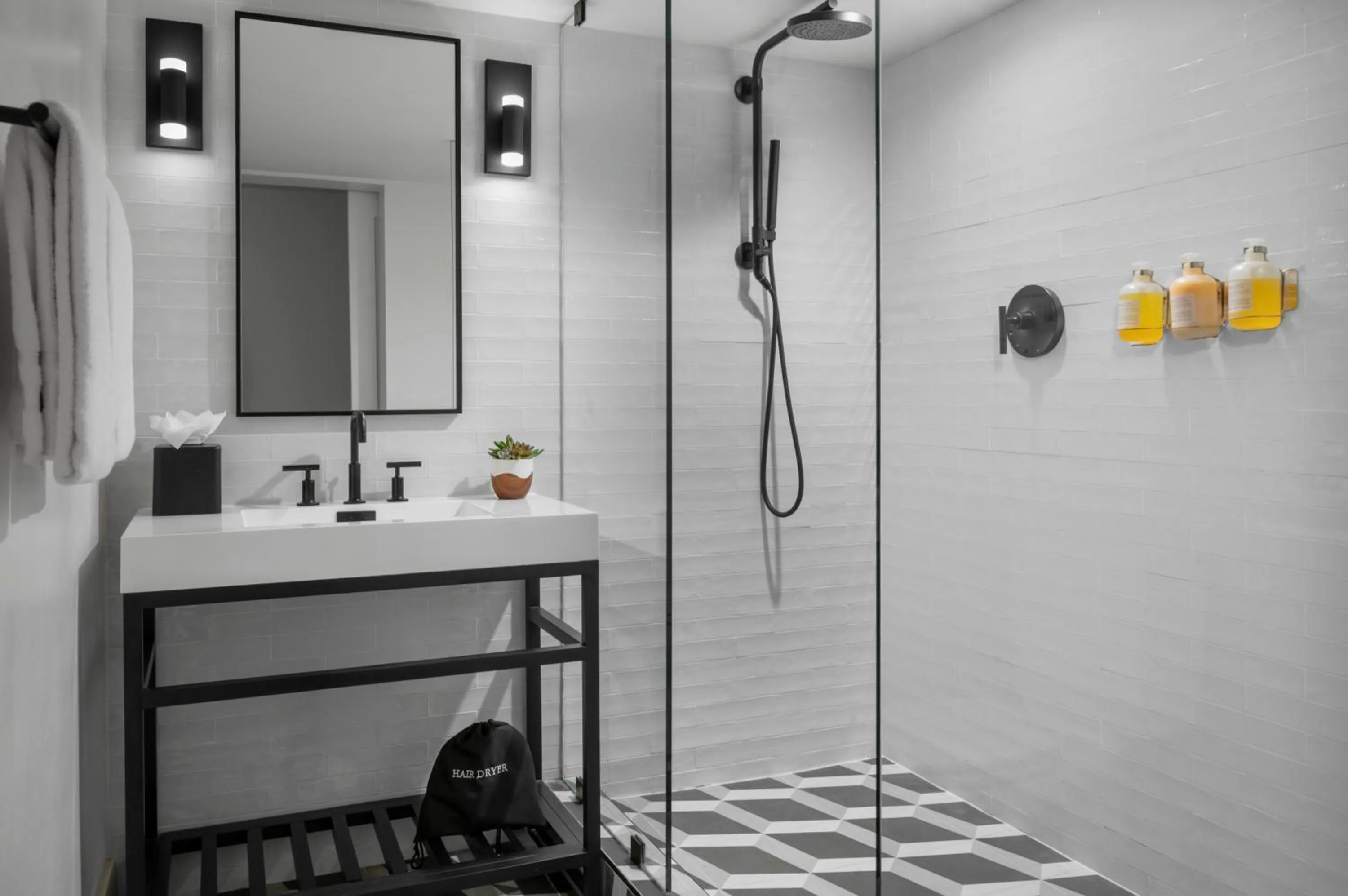 Shower in The Lum Hotel Los Angeles Stadium District