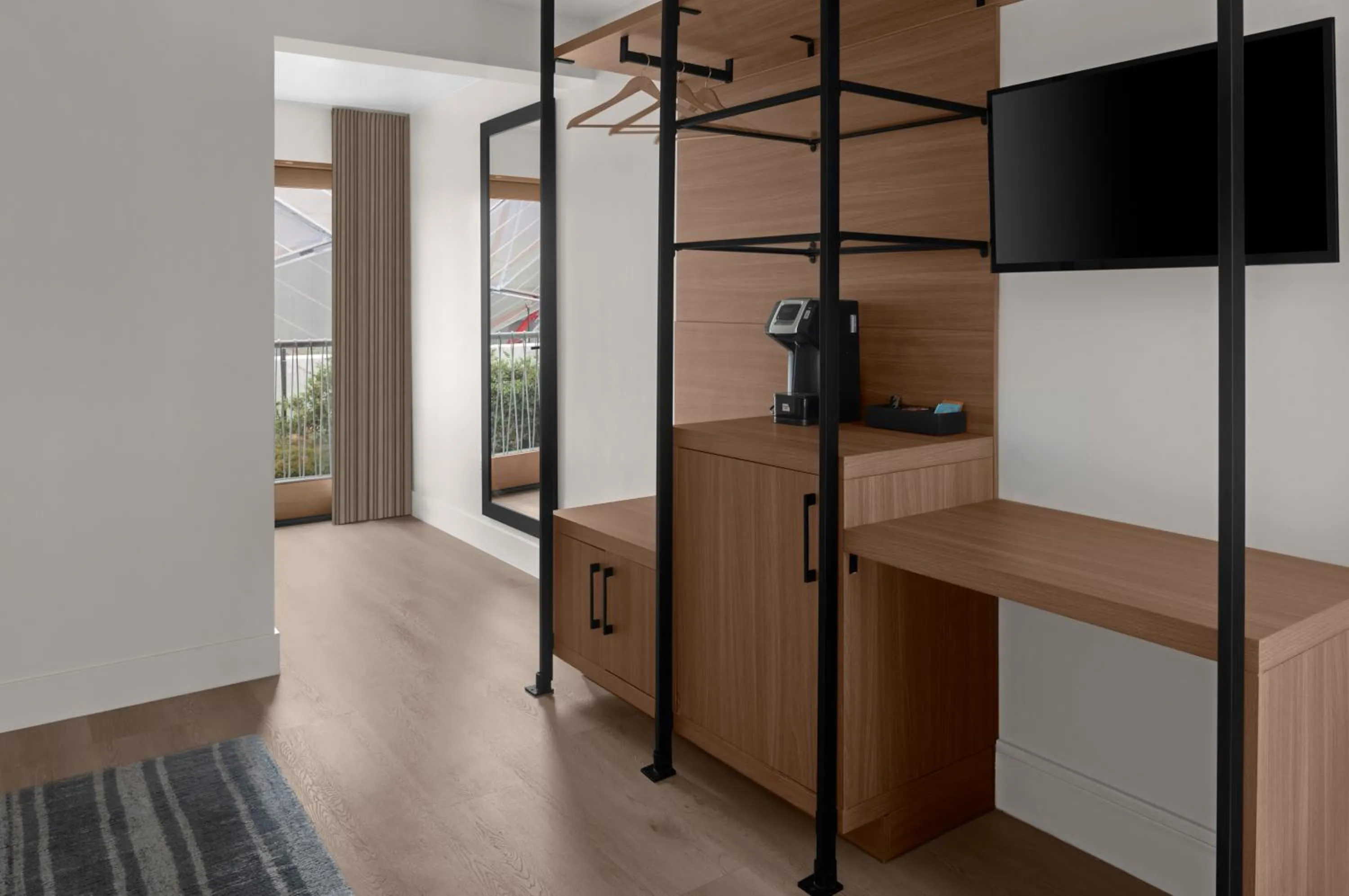 Coffee/tea facilities in The Lum Hotel Los Angeles Stadium District