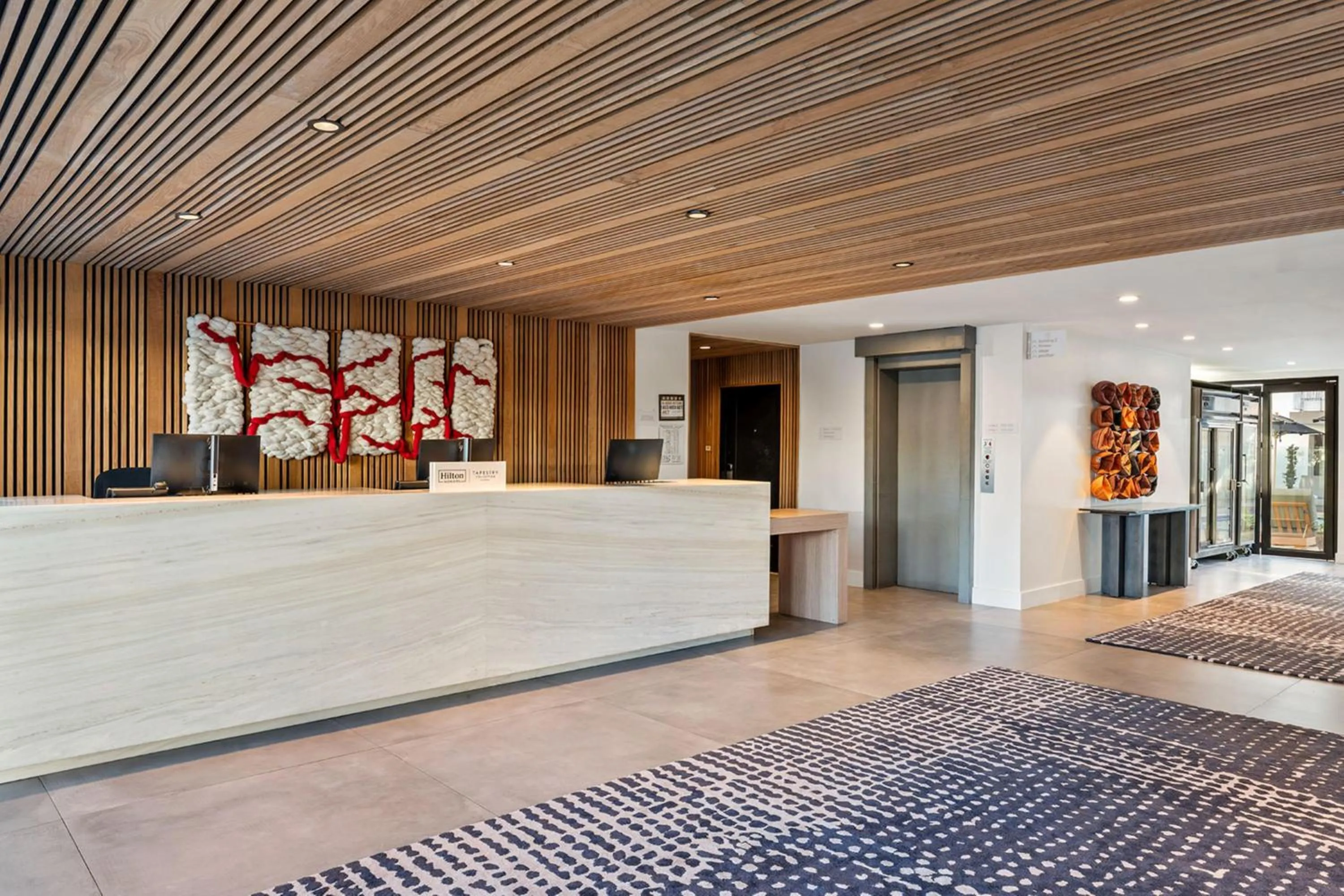 Lobby or reception in The Lum Hotel Los Angeles Stadium District