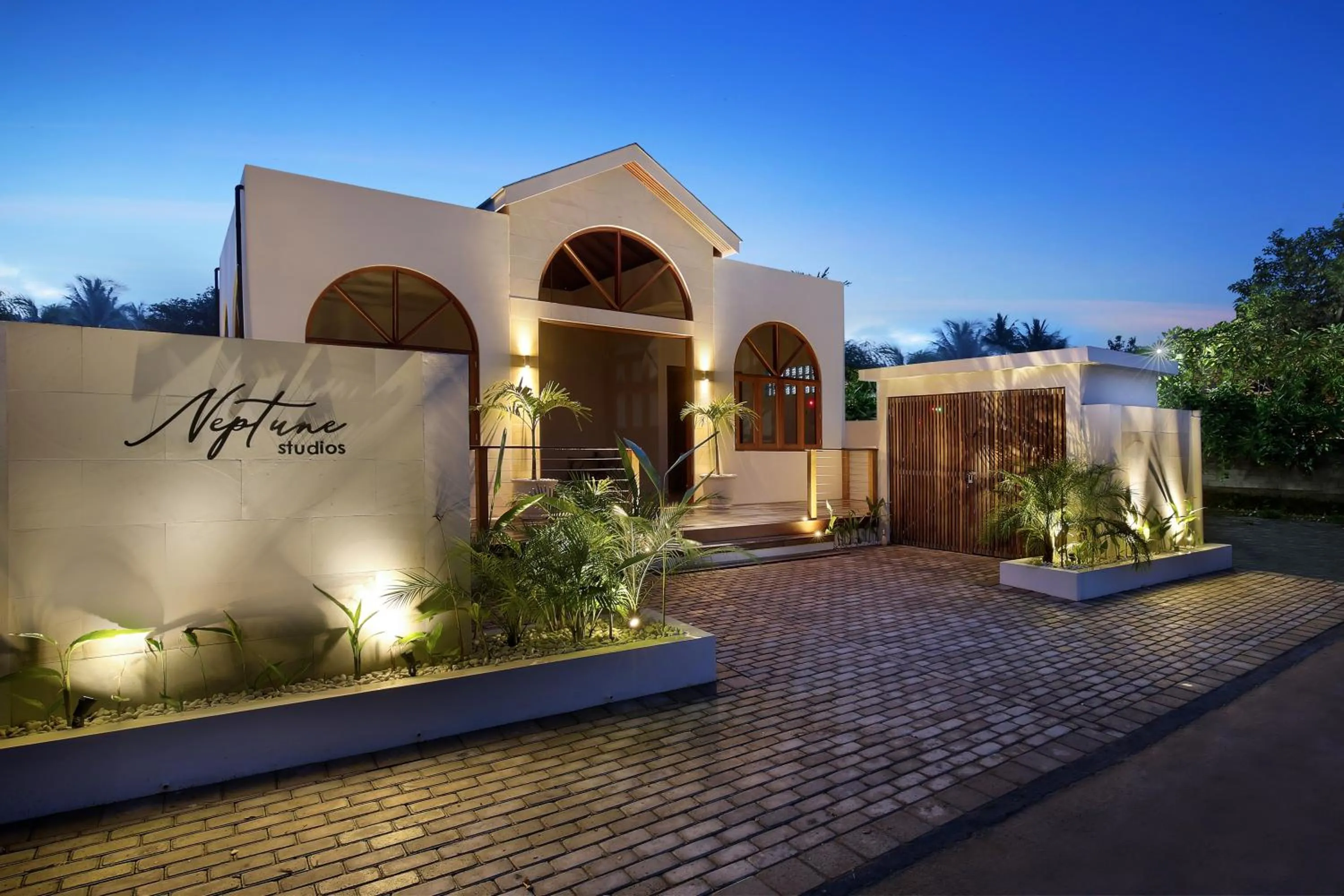 Property building in Adults-Only Luxury Studio Private Pool & Free Gym