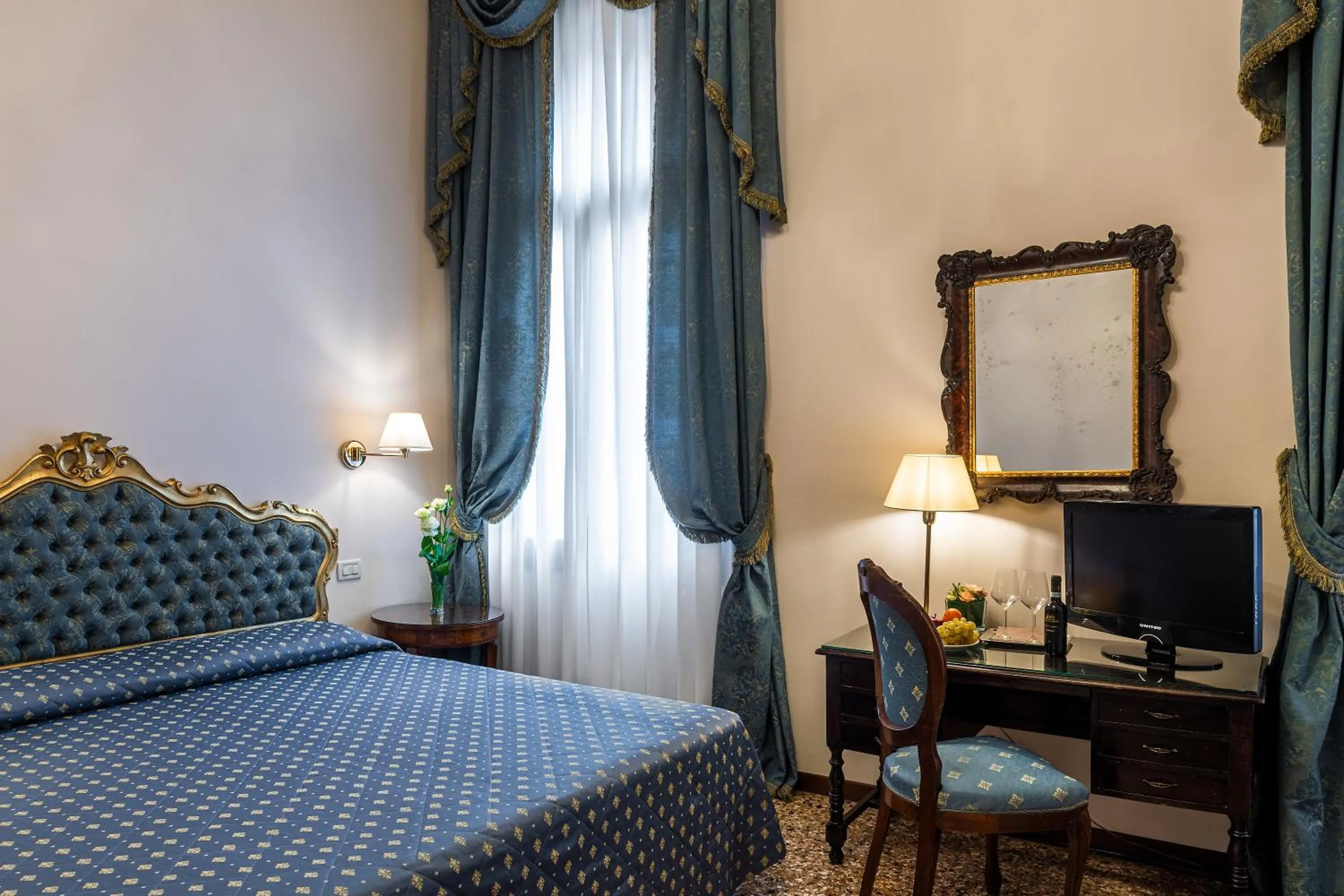 Bed in Locanda Sant'Agostin