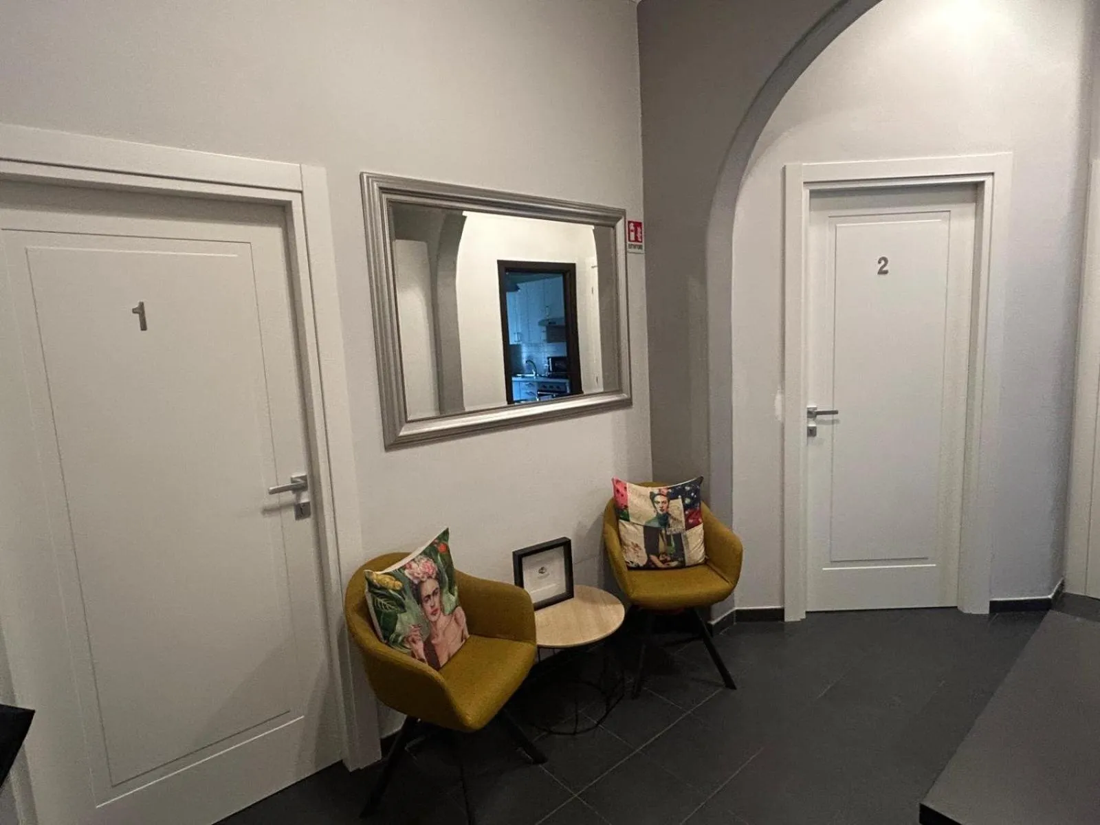 Living room in Guest House Rome by GHOR