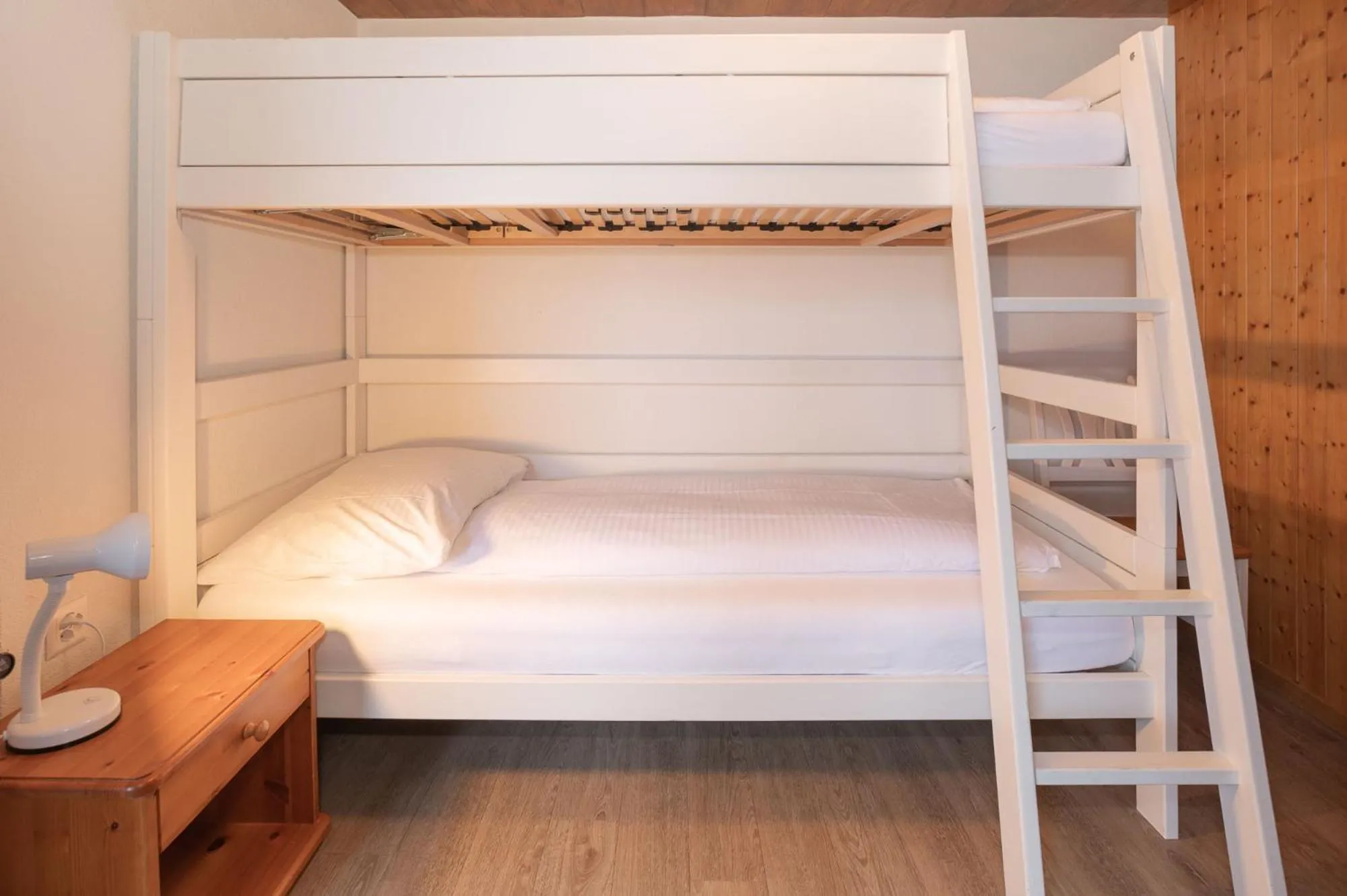 Bedroom, Bed in Apartment Jungfrau Lodge