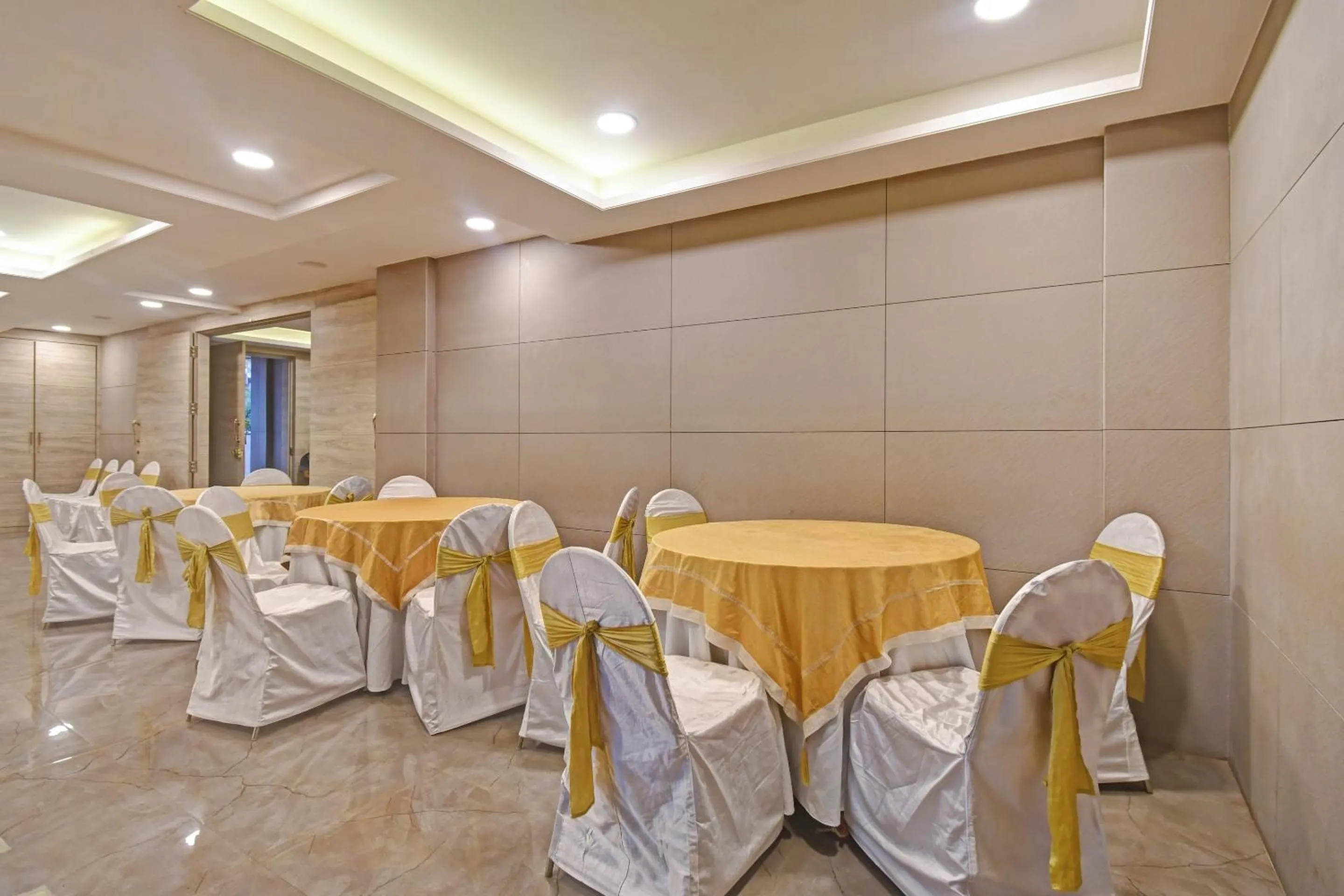 Other in Super Townhouse Hotel All In One Near City Centre Salt Lake