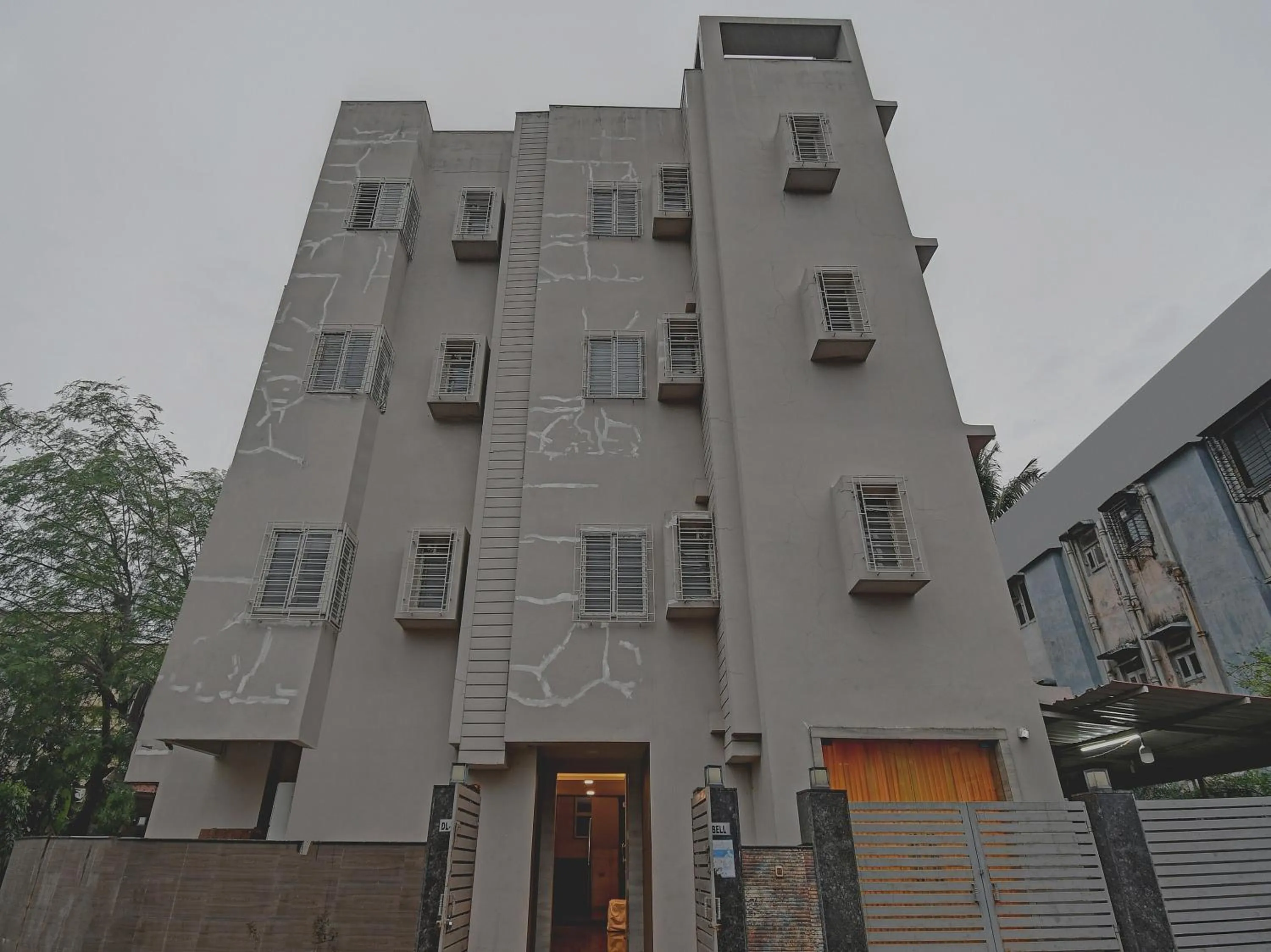 Facade/entrance in Super Townhouse Hotel All In One Near City Centre Salt Lake