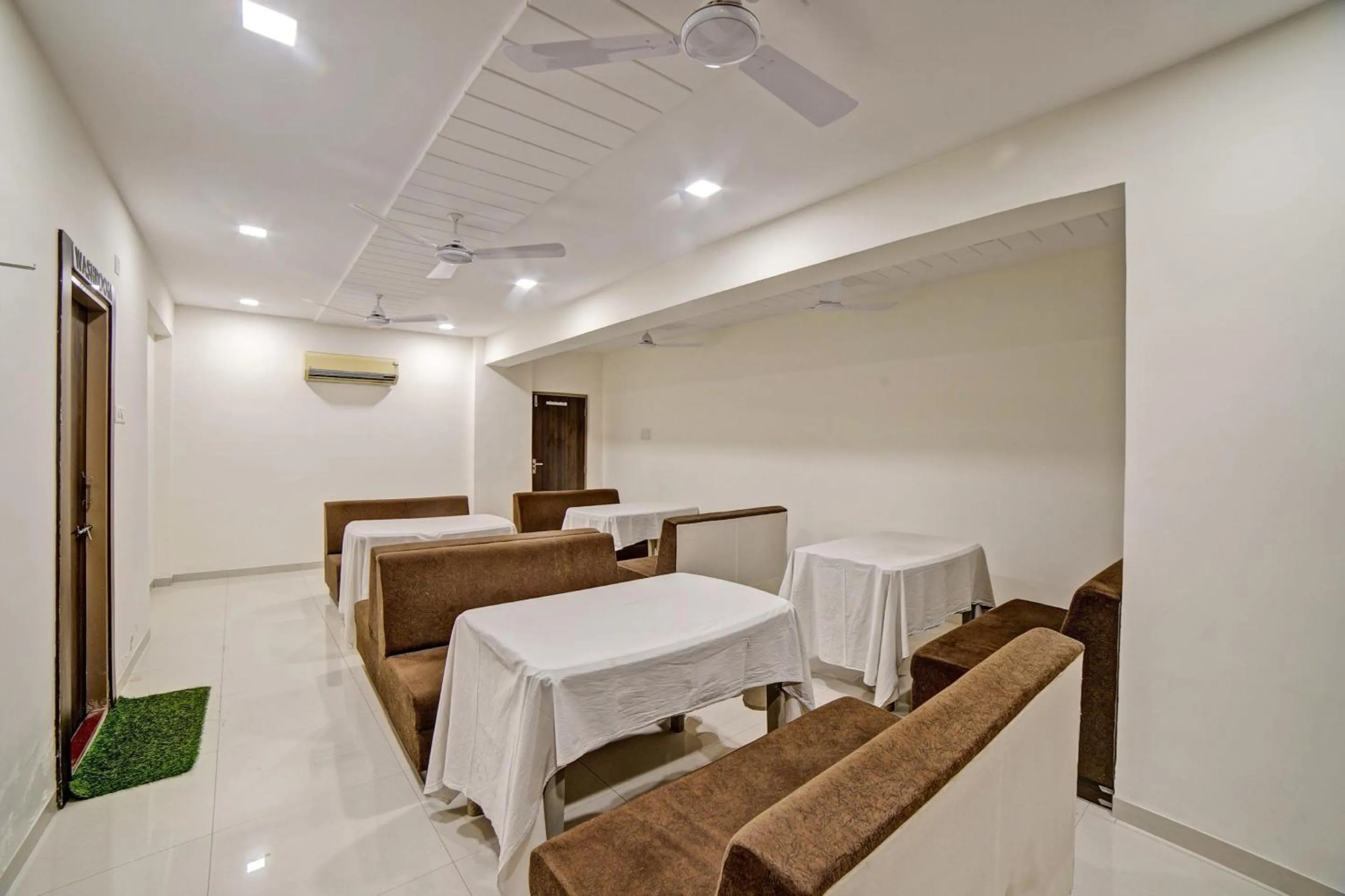 Other in Super Townhouse Tulip