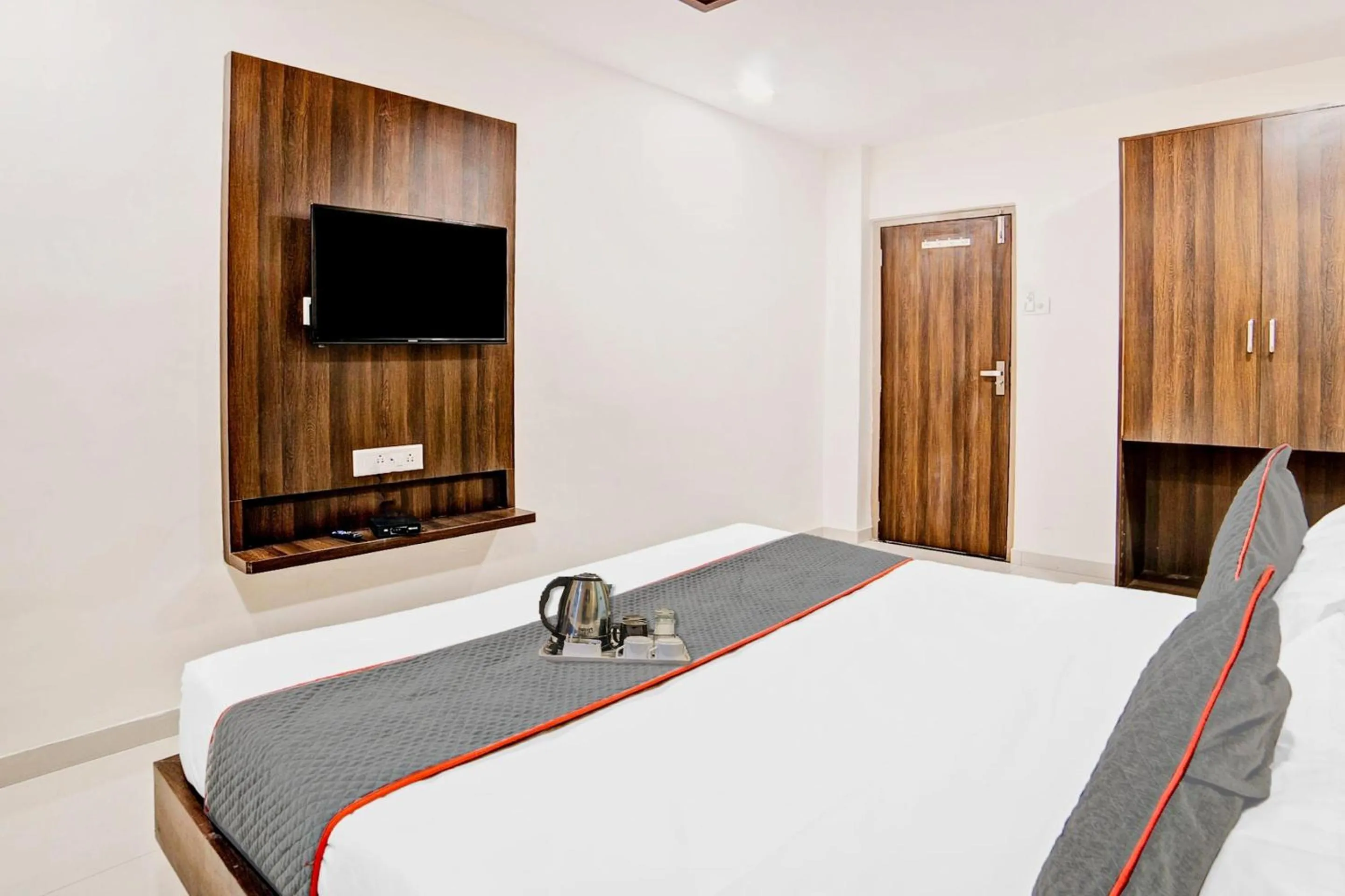 Bedroom, Bed in Super Townhouse Tulip