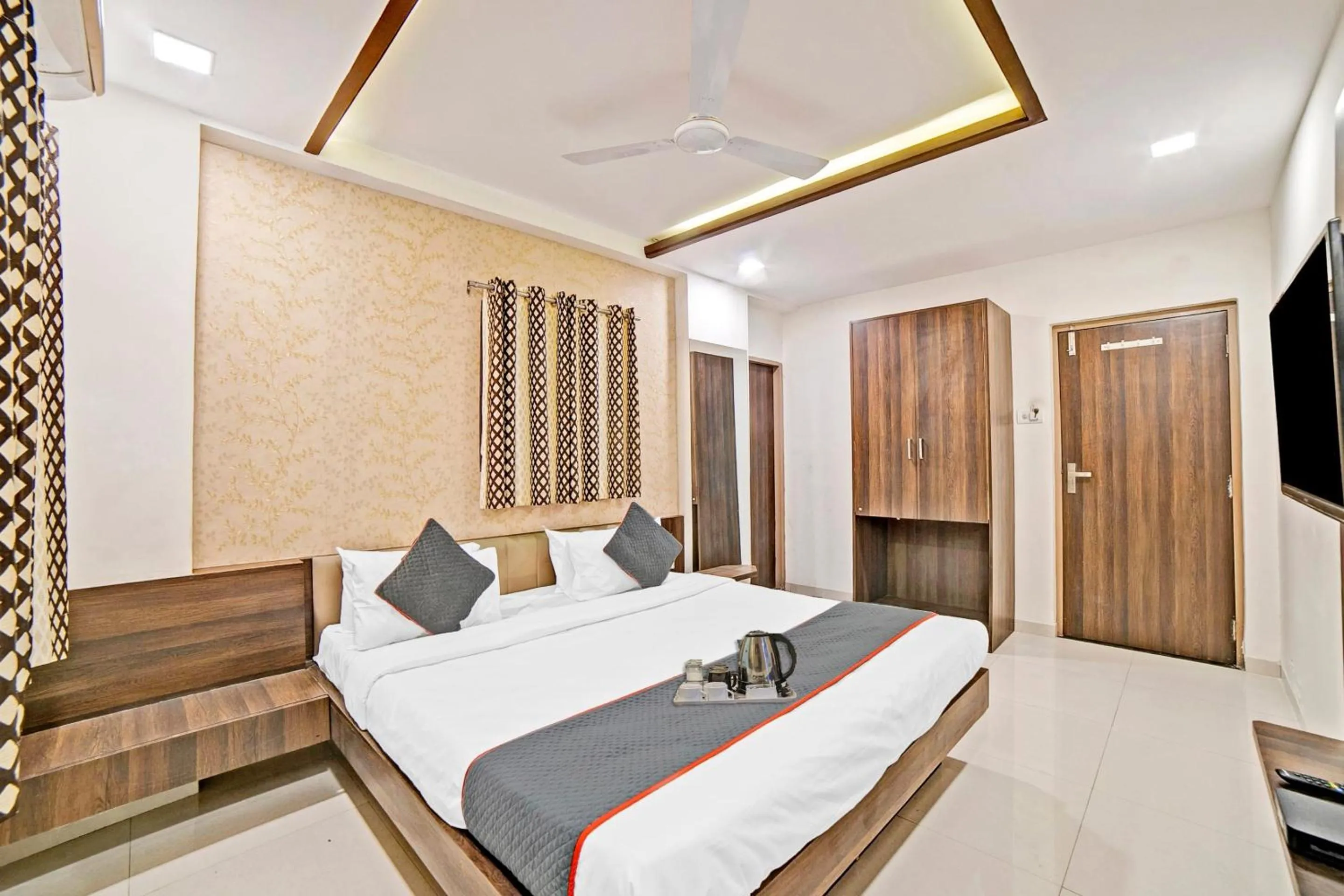 Bedroom, Bed in Super Townhouse Tulip