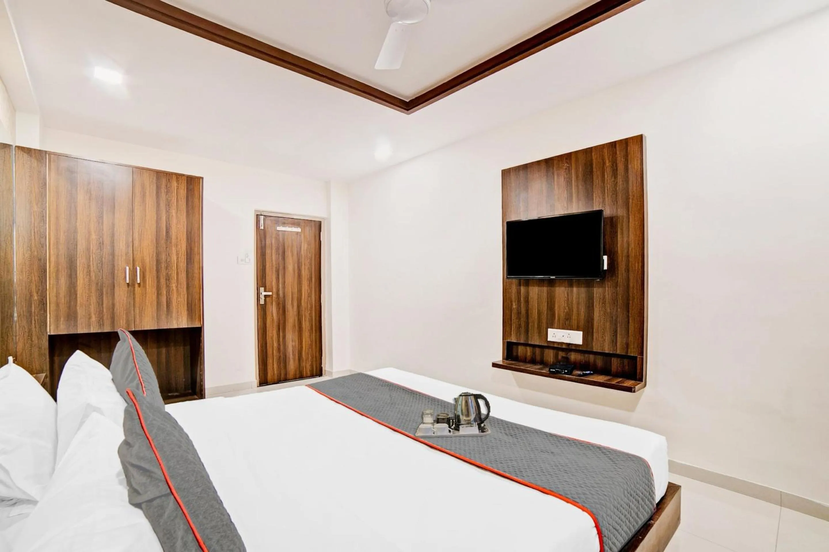 Bedroom, Bed in Super Townhouse Tulip