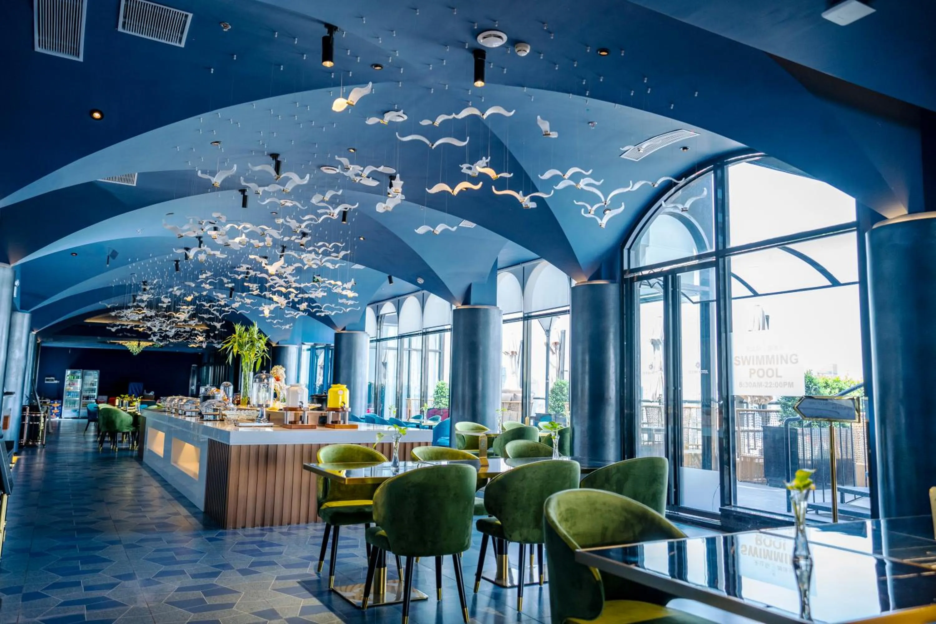 Restaurant/places to eat in OCEAN HOTEL