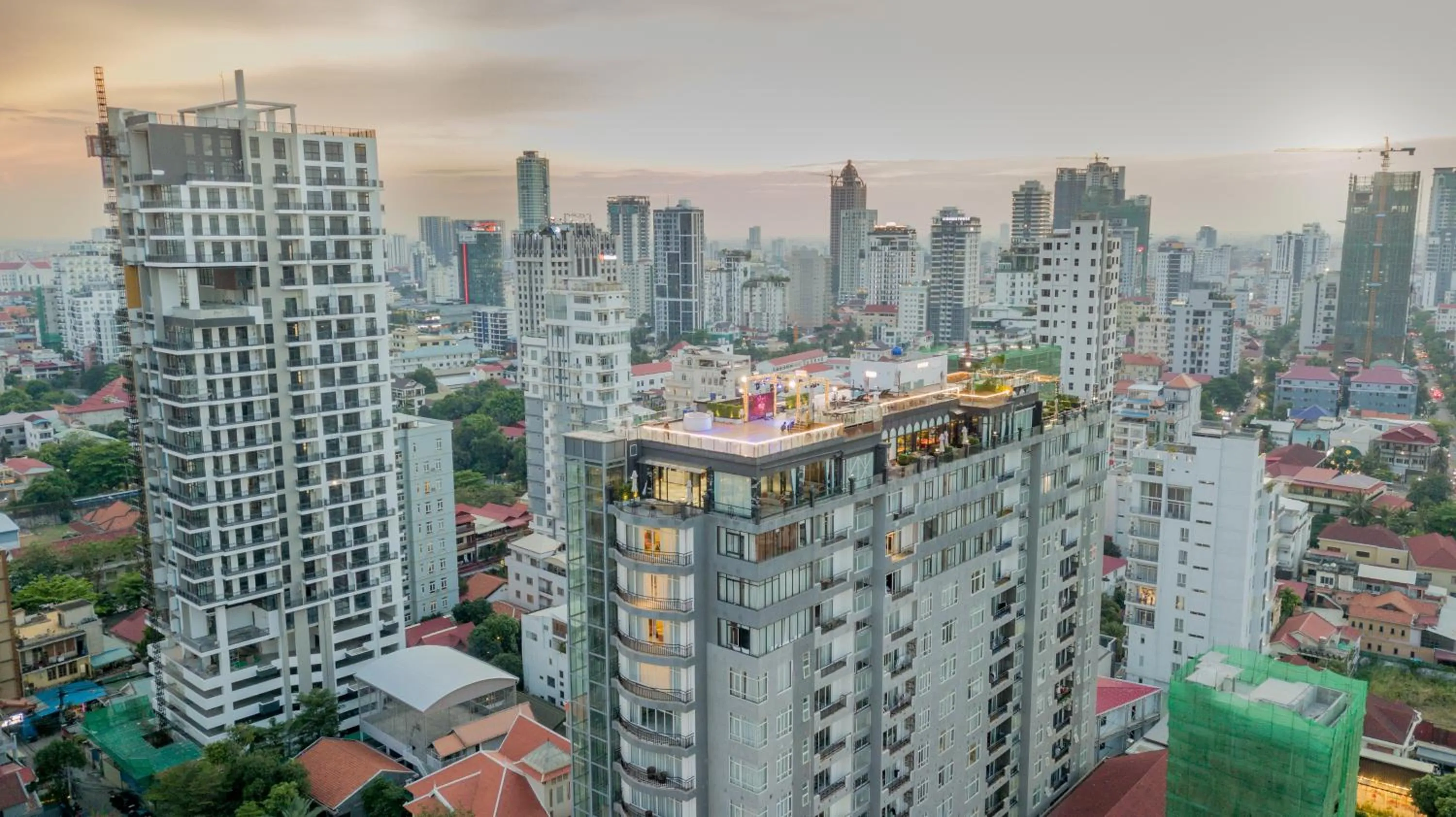 Property building in OCEAN HOTEL