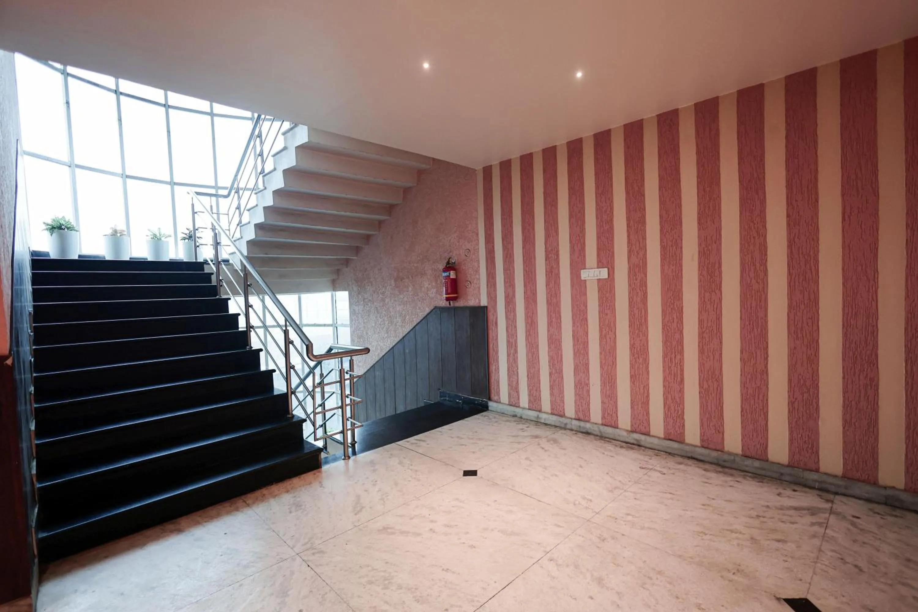 Hotel The Leaf - Gomti Nagar Lucknow