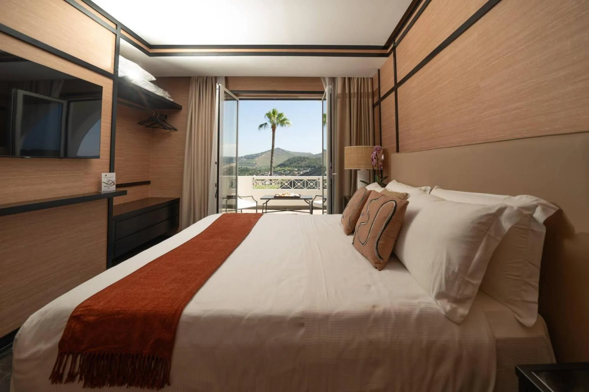 Bed in Hotel Il Gabbiano