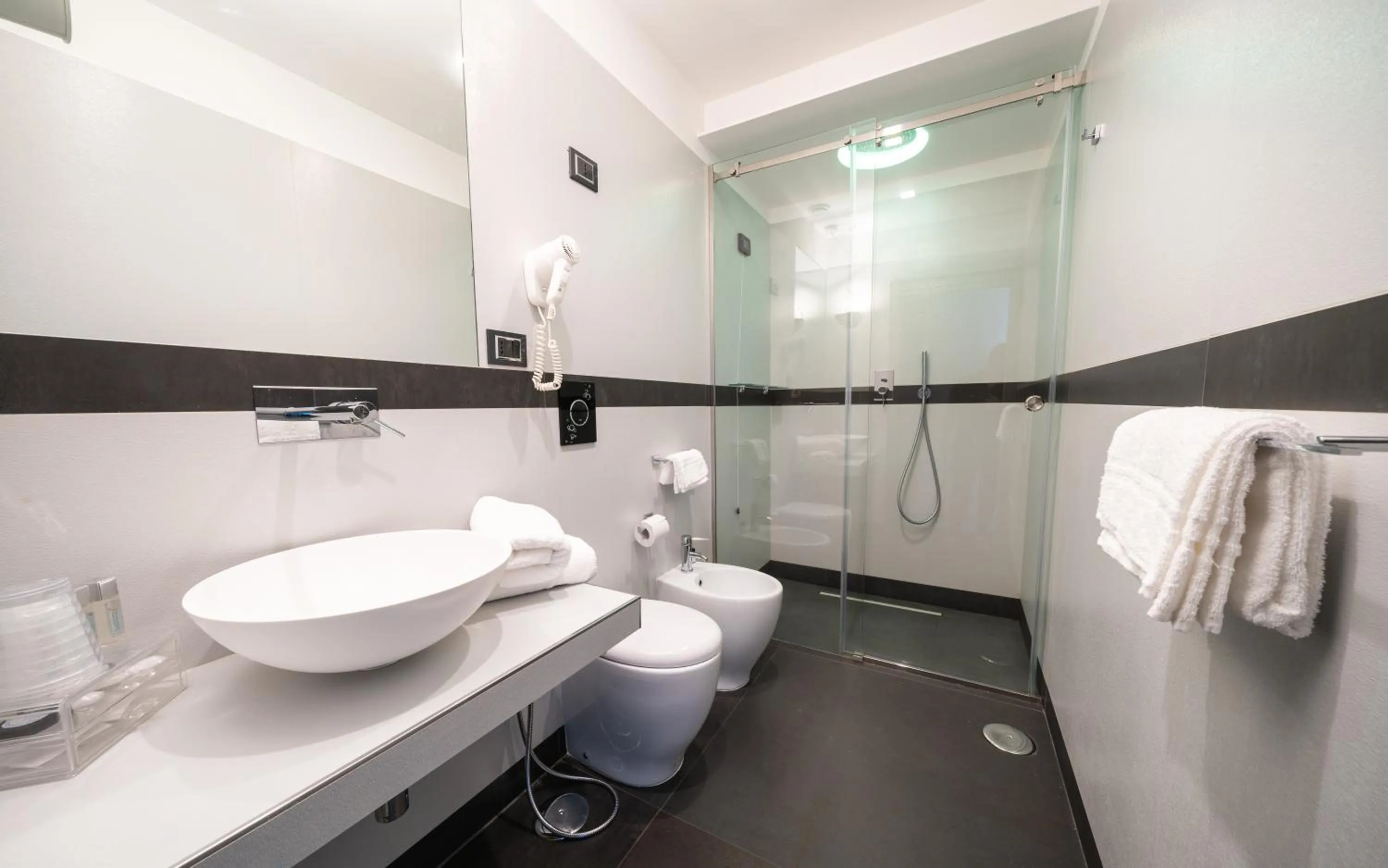 Shower in Hotel Il Gabbiano