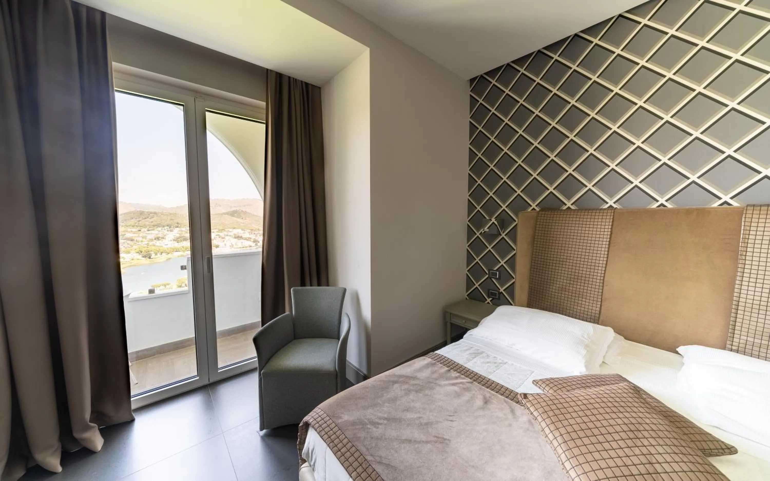 Bed in Hotel Il Gabbiano