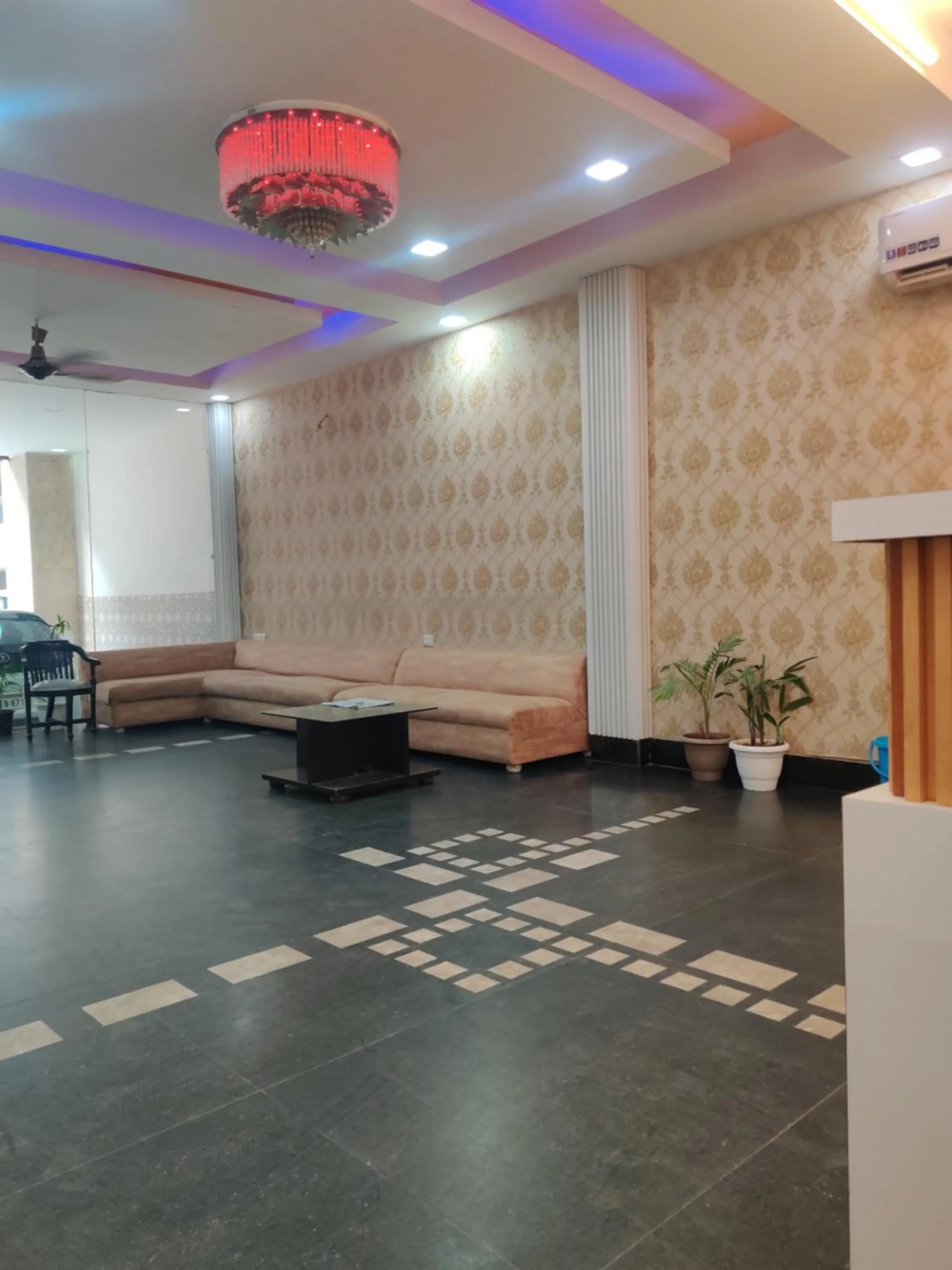 Seating area in Hotel Delhi Airport Plaza IGI Airport , Free Airport Pickup