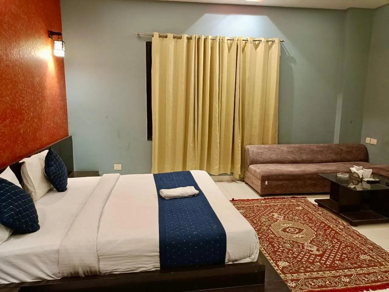 Bedroom, Bed in Hotel Delhi Airport Plaza IGI Airport , Free Airport Pickup