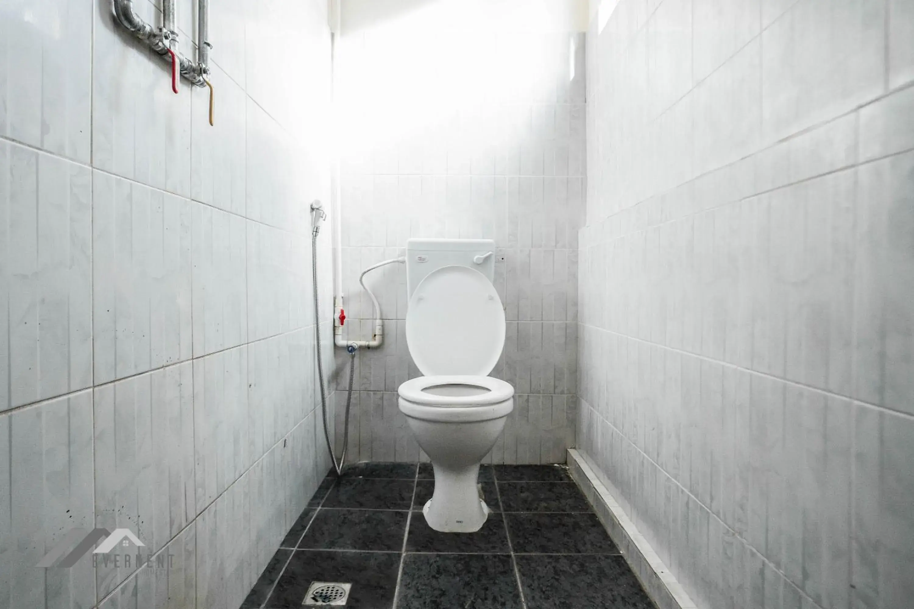 Economy Twin Room in Permaisuri Homestay by Evernent Economy Twin Room in Permaisuri Homestay by Evernent