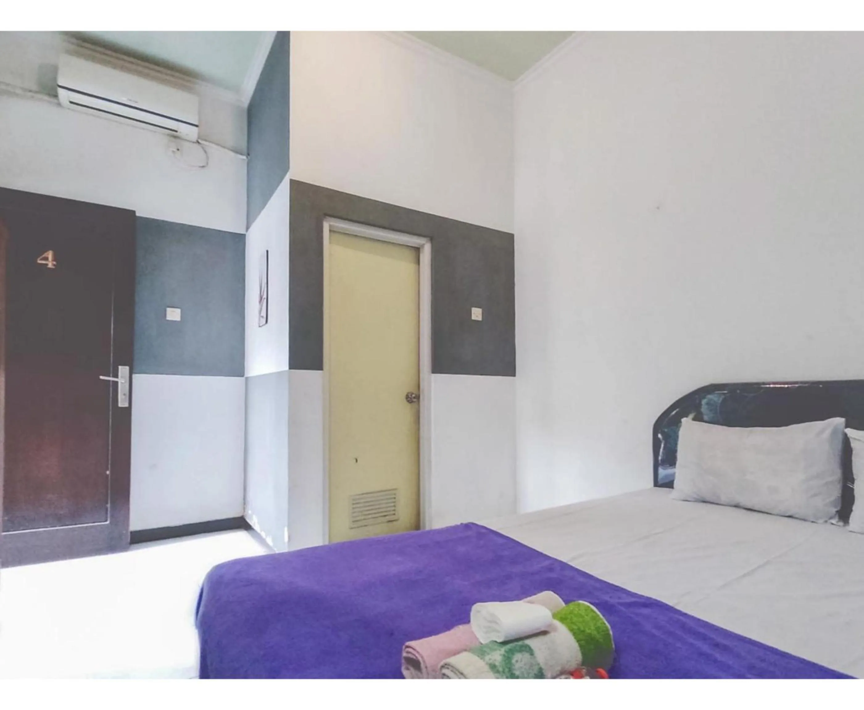 Bedroom, Bed in Kartini Guest House near Alun Alun Probolinggo