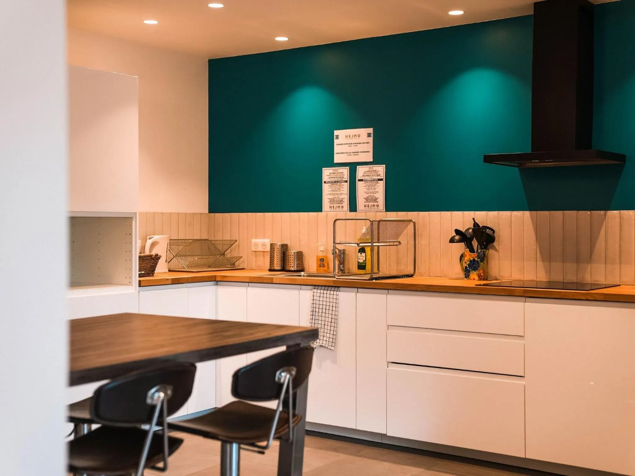 Dining area in HEJMO Hostel