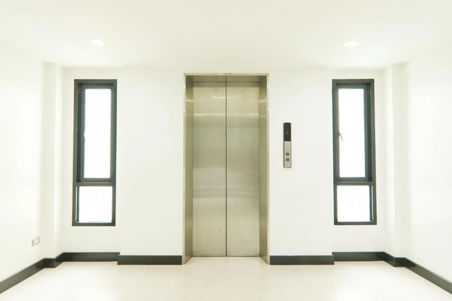 elevator in G House Hotel